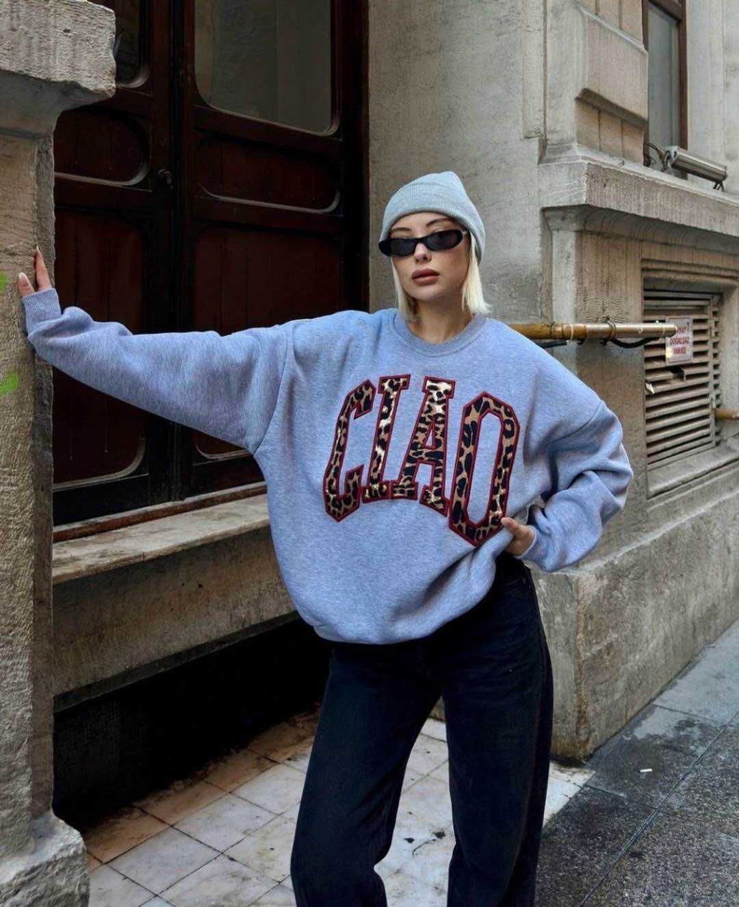 Sweatshirt