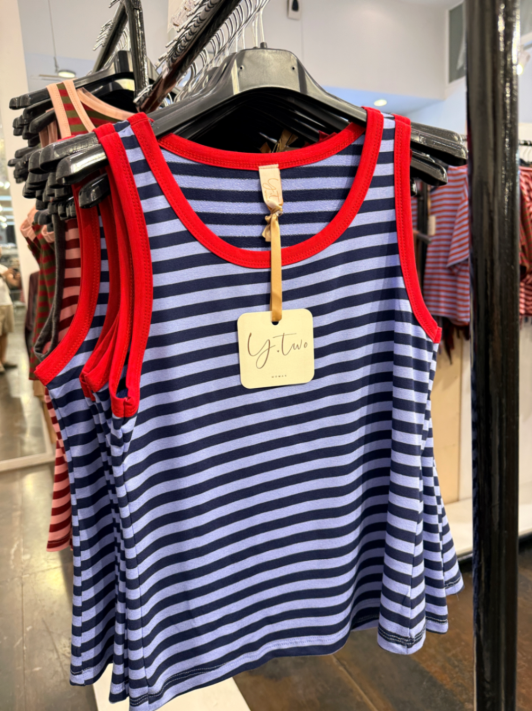 Tank Top / T‑Shirt