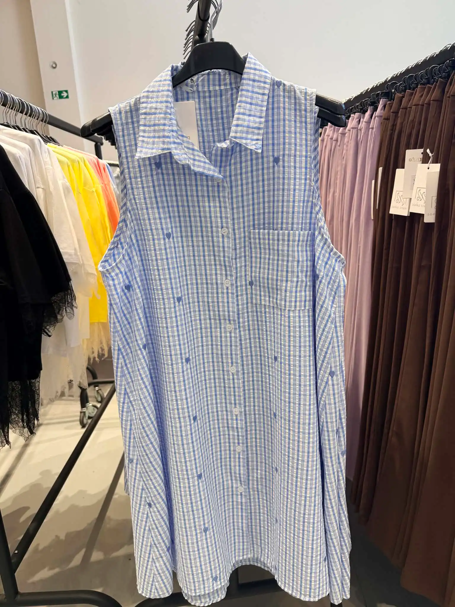 Long Sleeveless Shirt