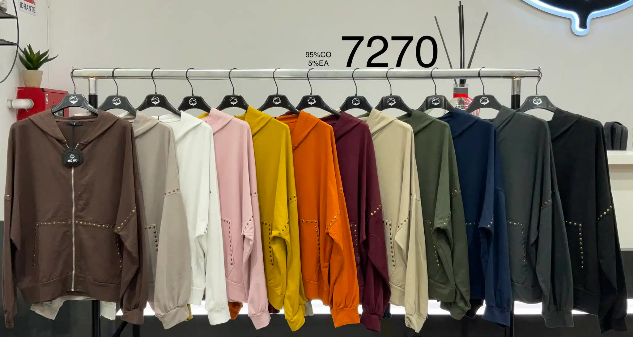 Sweatshirt