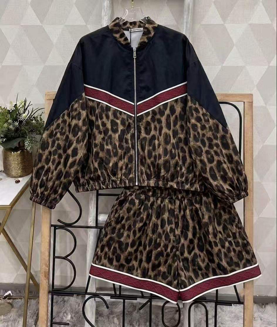 Relaxed Leopard Set