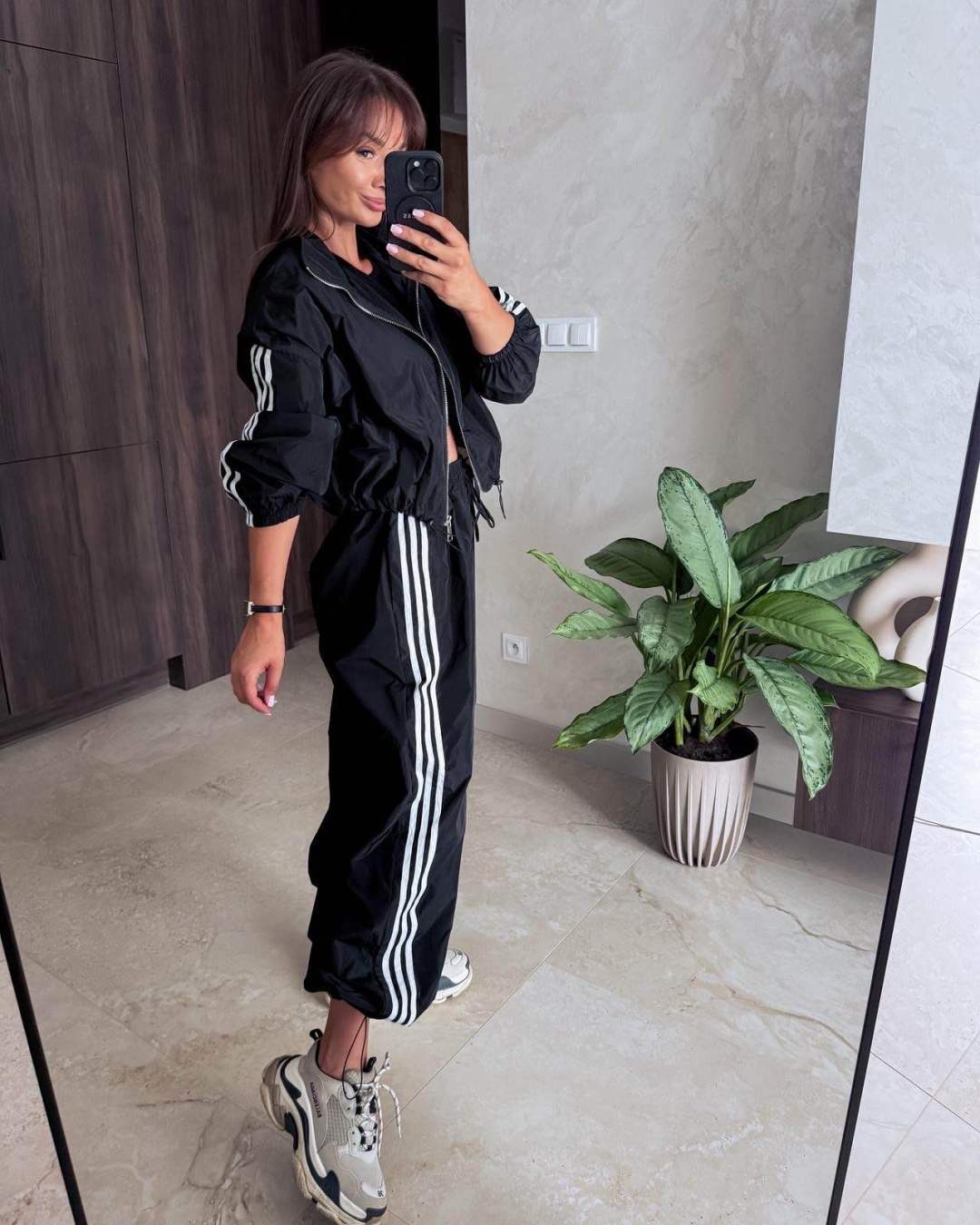 Two‑Piece Sports Set with Collar