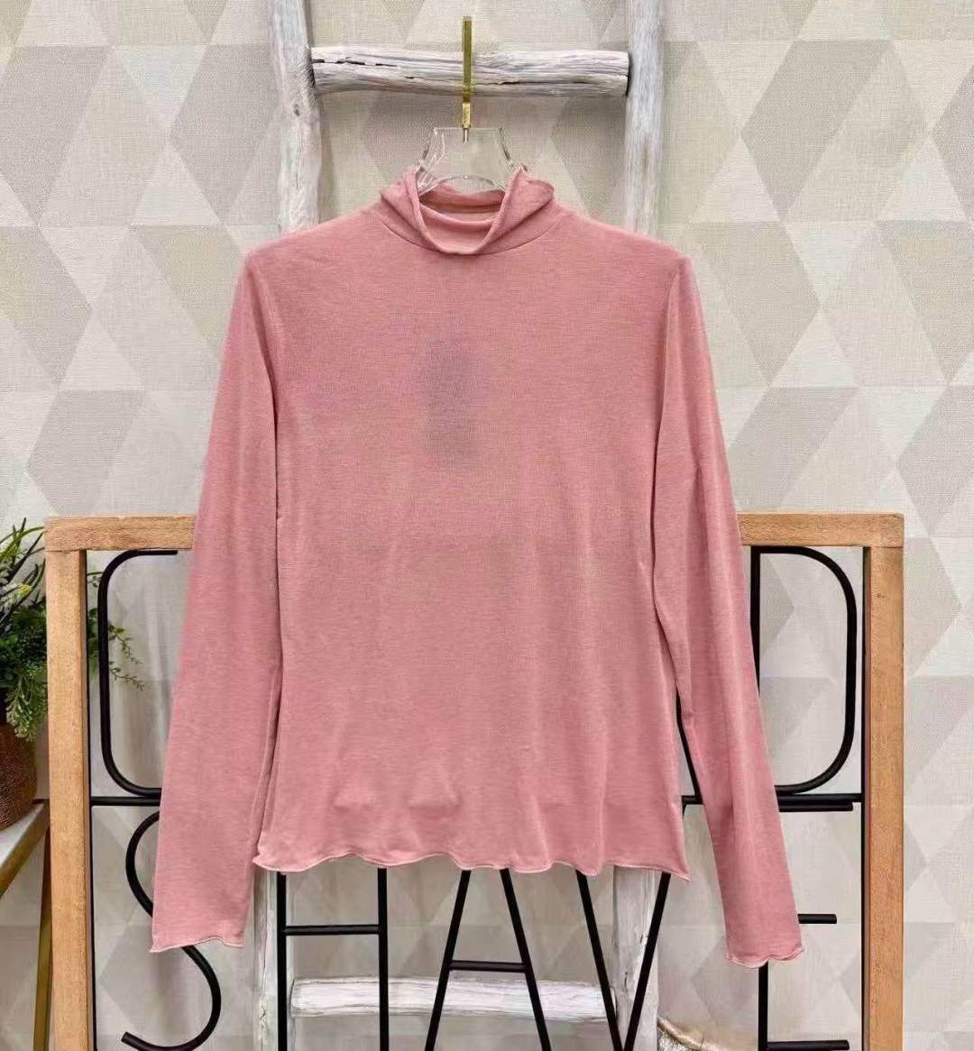 Fitted Top with Thin Turtleneck
