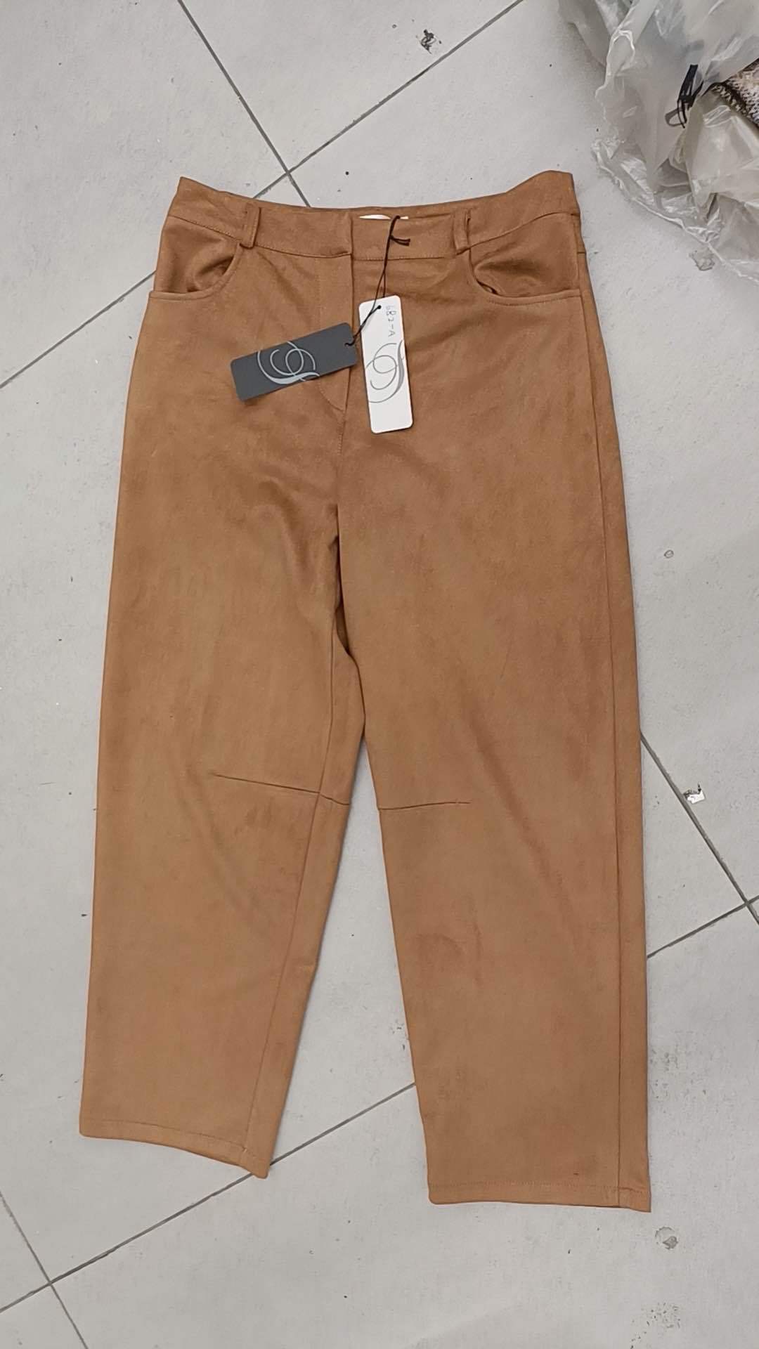 Straight 7/8 Trousers with Pockets