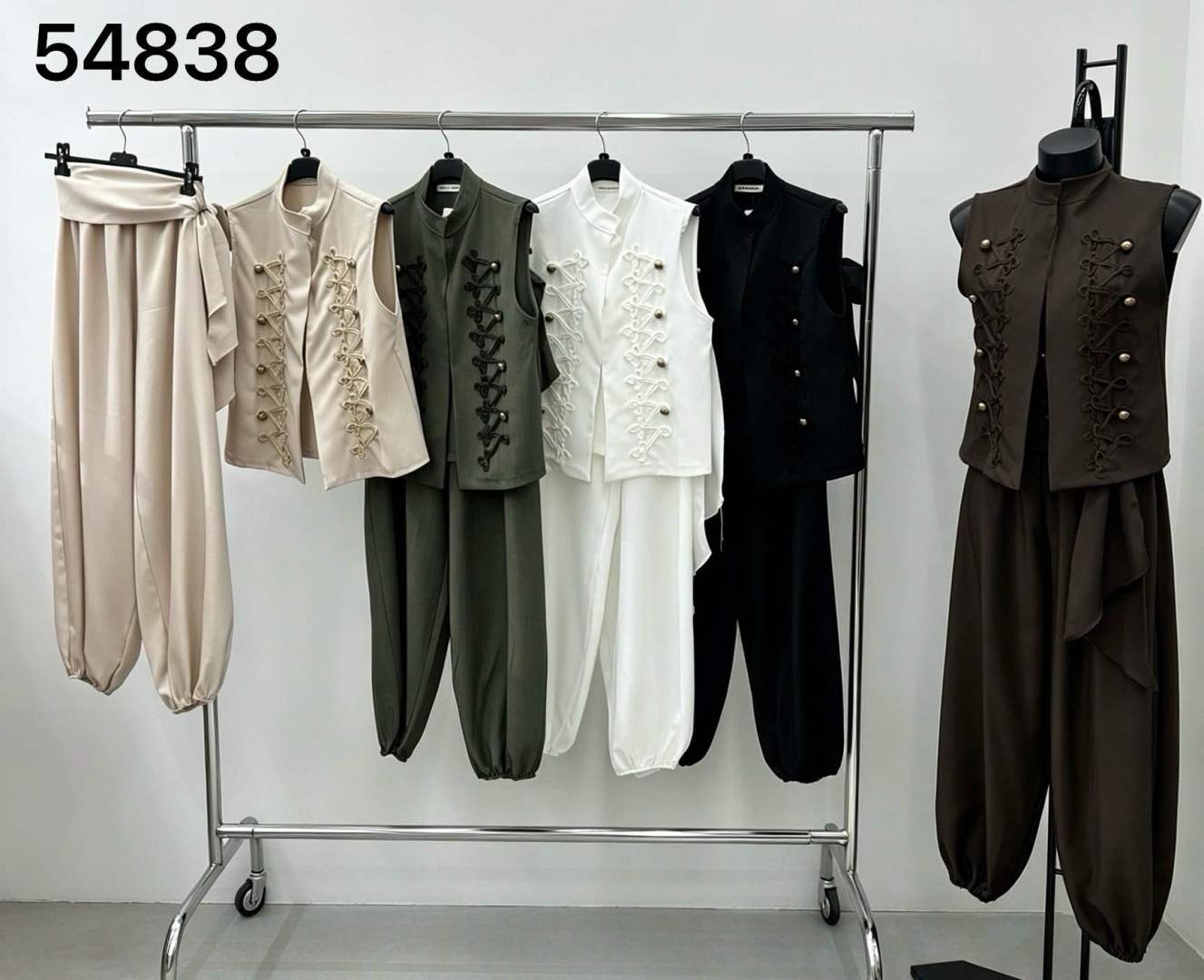 Jogger Set with Stand Collar Vest