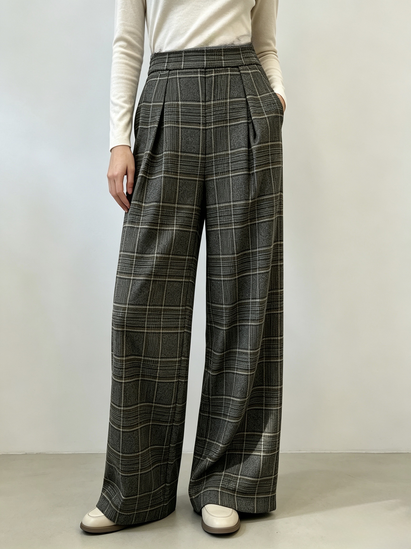 Pleated Wide‑Leg Trousers