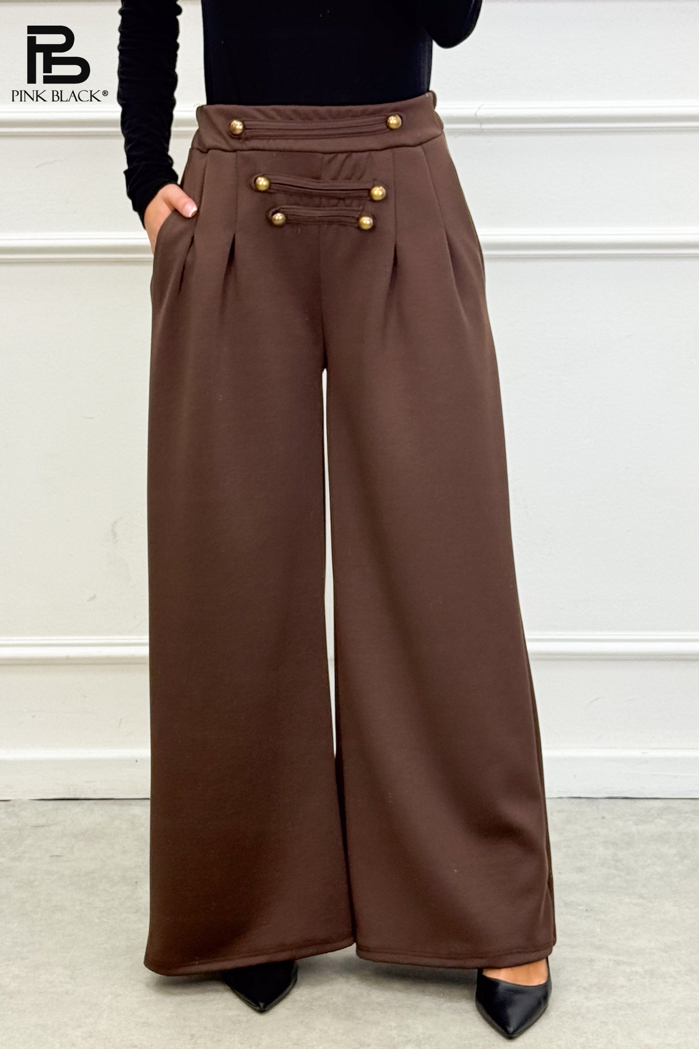 Wide‑Leg Pleated Trousers