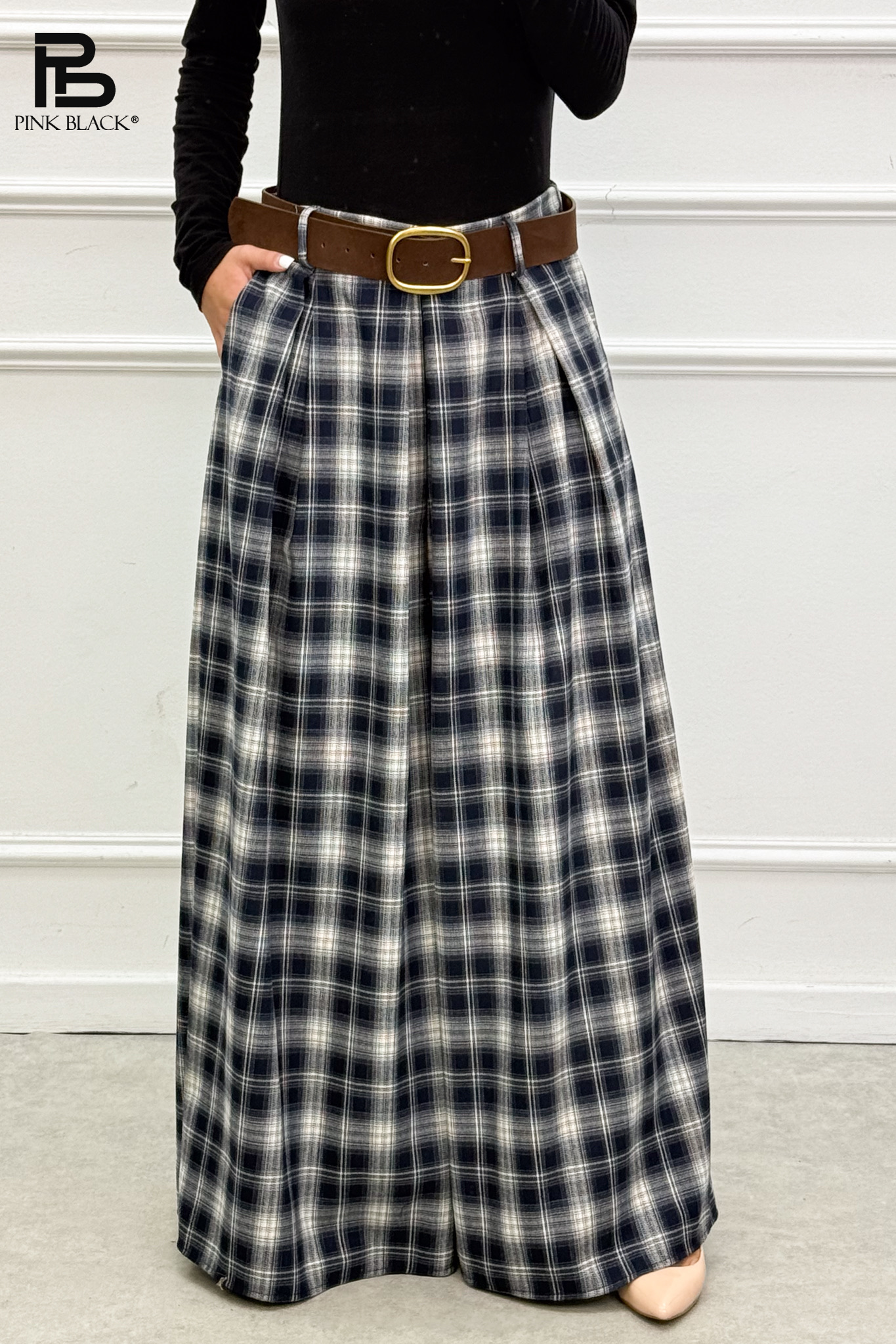 Wide Pleated Trousers