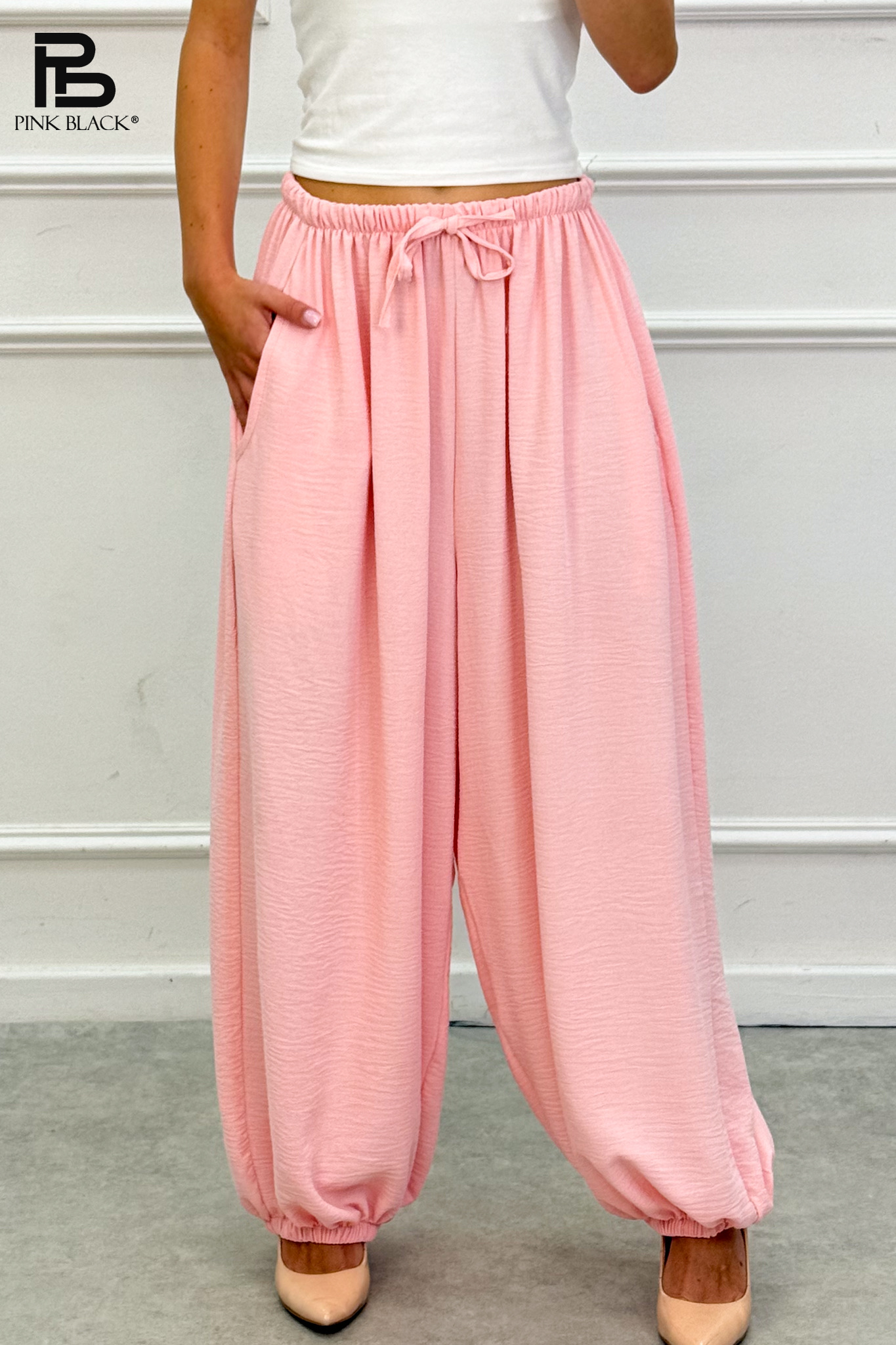 Relaxed Ankle-Length Harem Pants