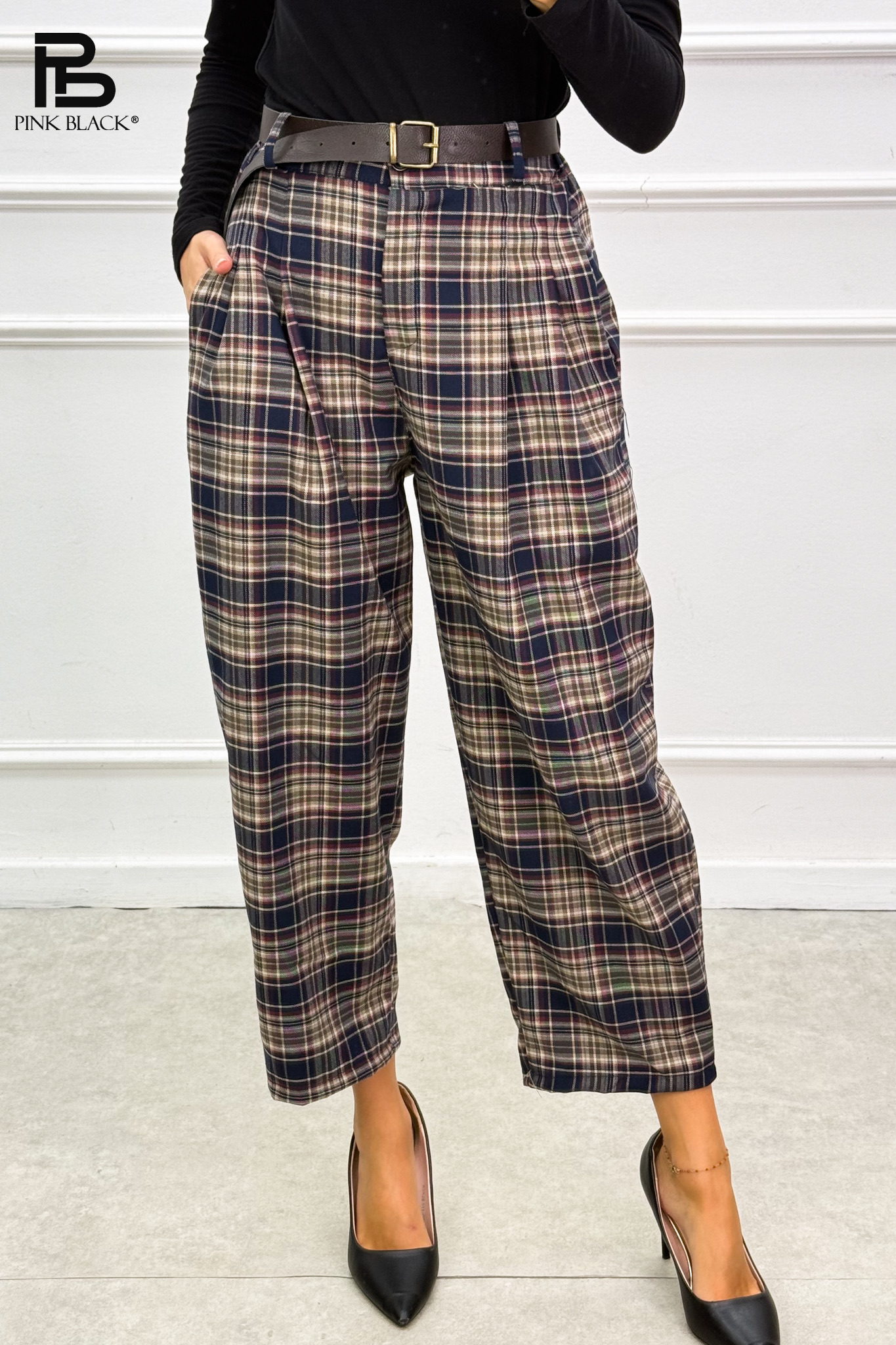 Wide Trousers with Belt