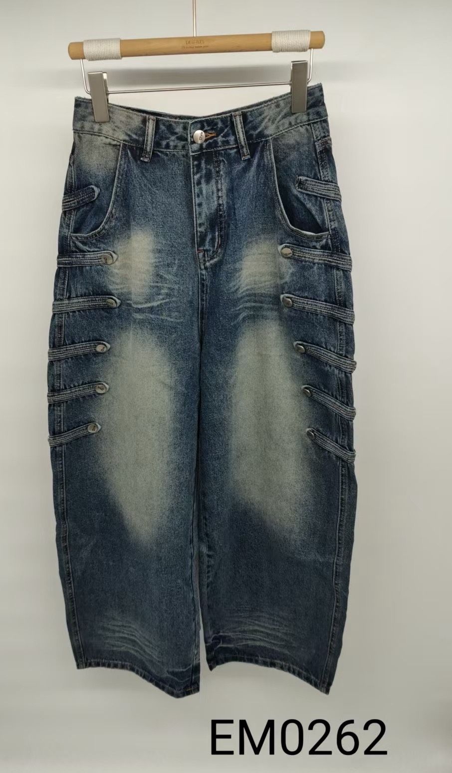 Wide-Leg Jeans
