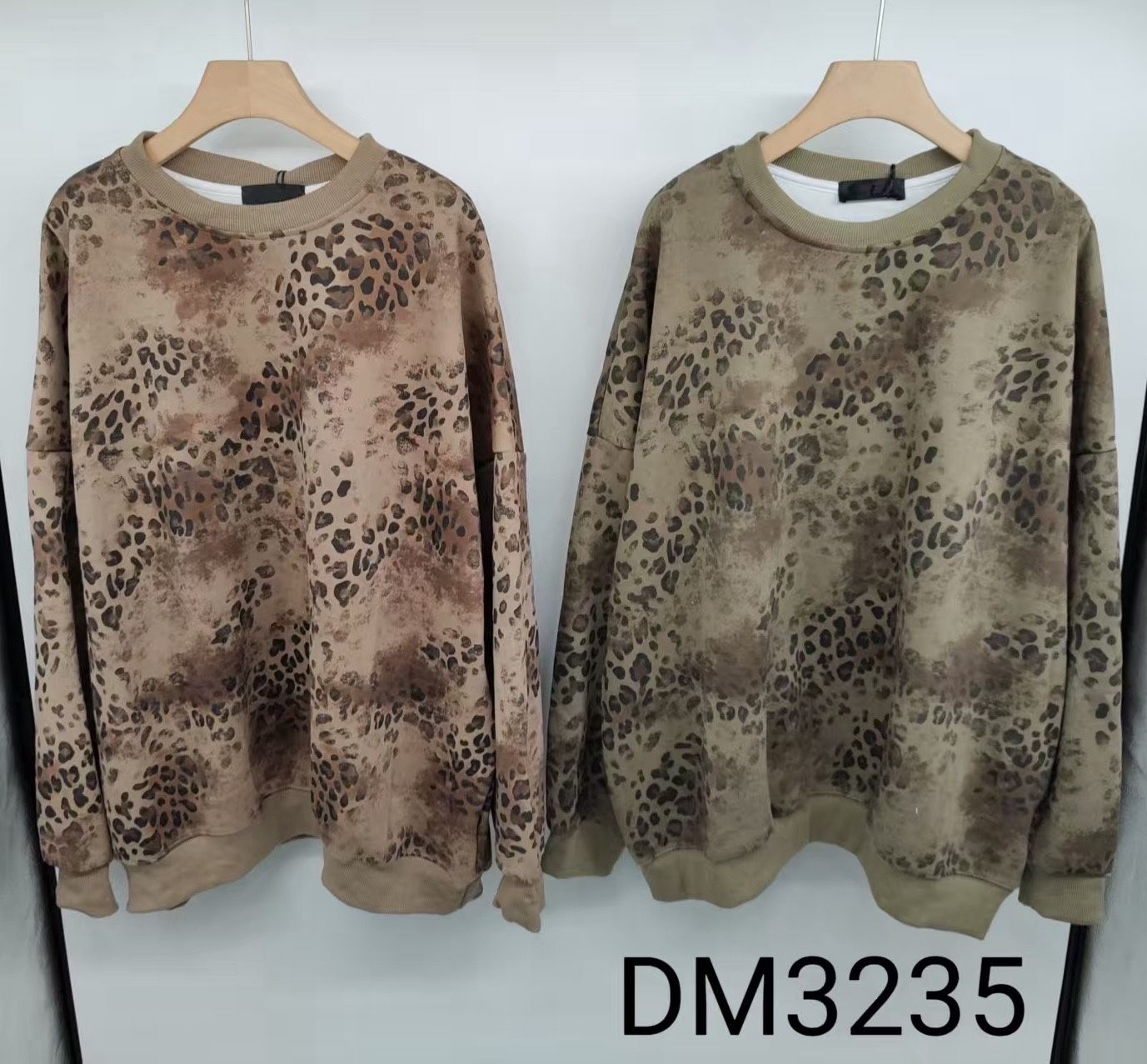 Loose Long-Sleeve Sweatshirt