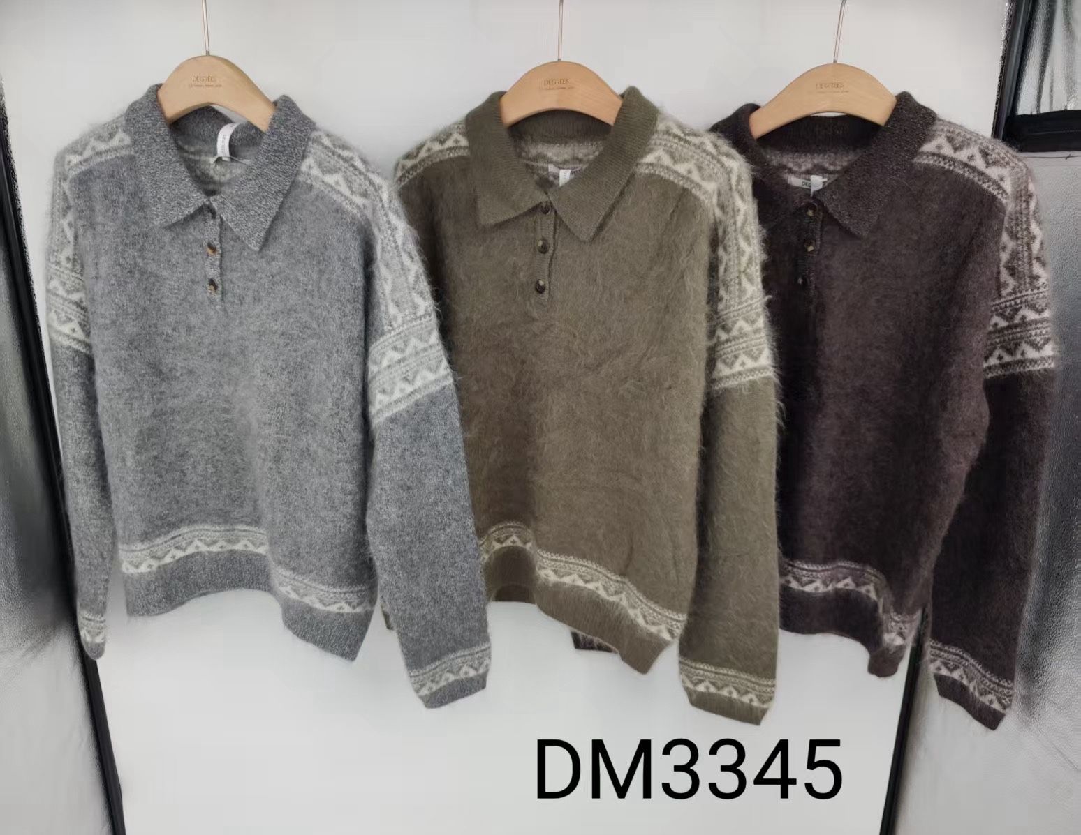 Sweter Polo z Wzorem