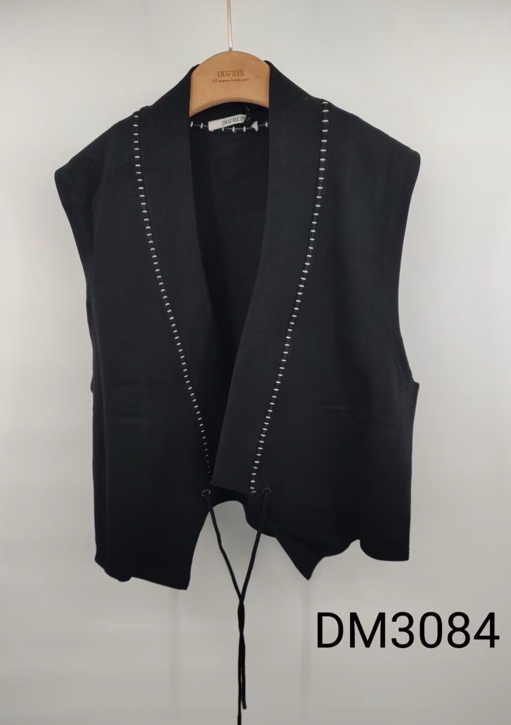Regular V‑Neck Vest