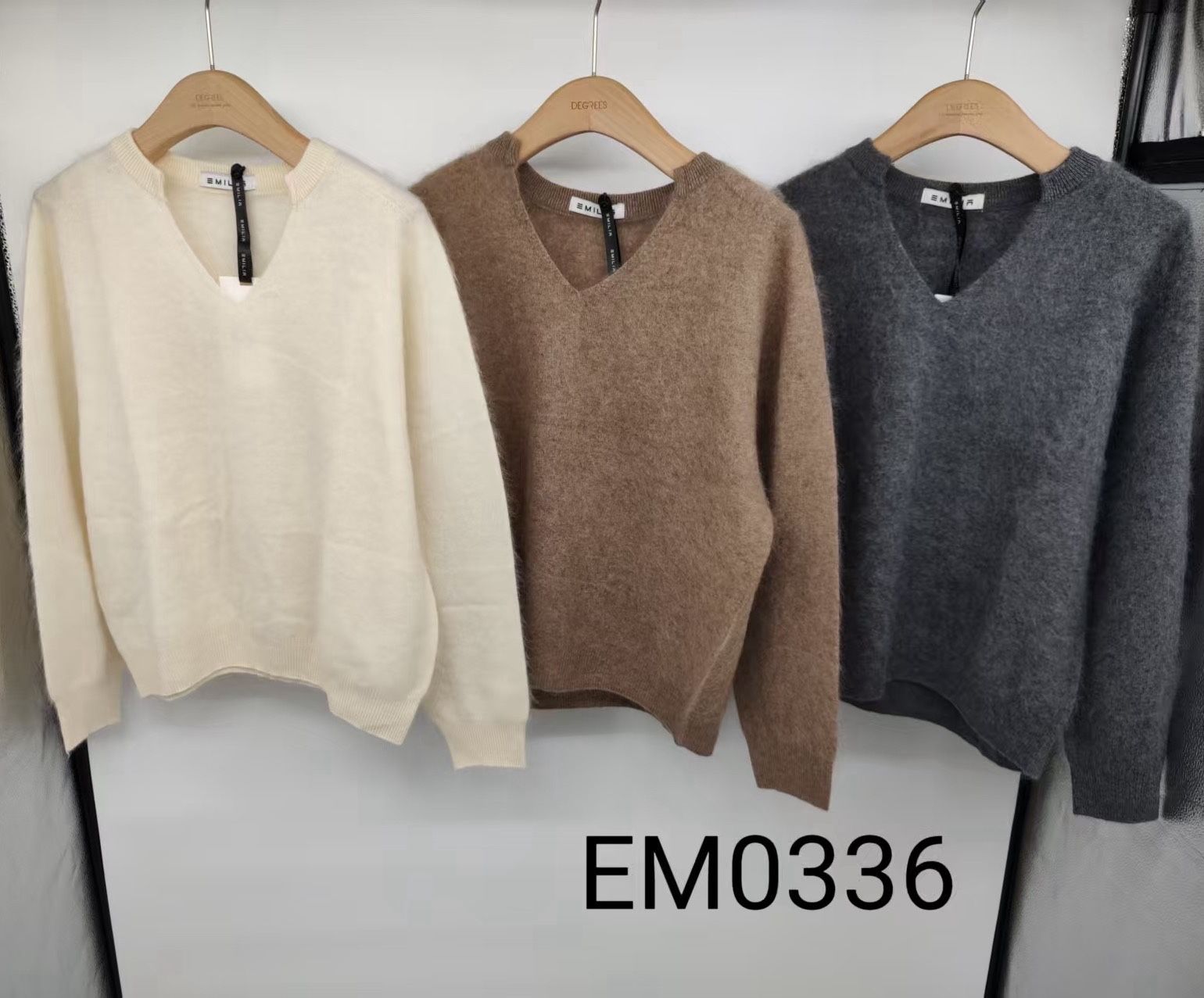 V‑neck Sweater
