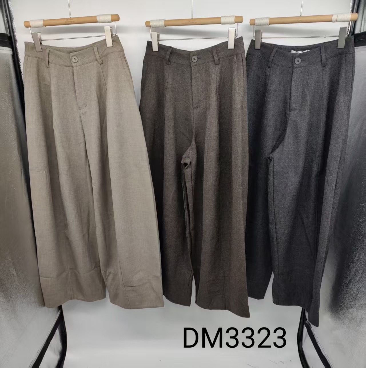 Wide‑Leg Pleat Trousers