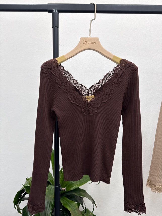 Fitted Lace-Trim Top