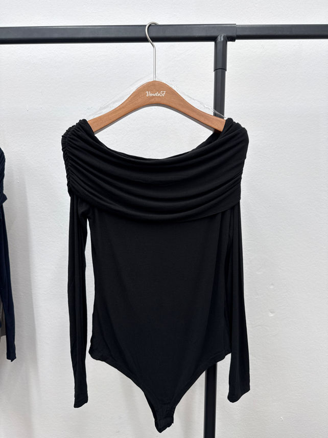 Off‑Shoulder Fitted Top