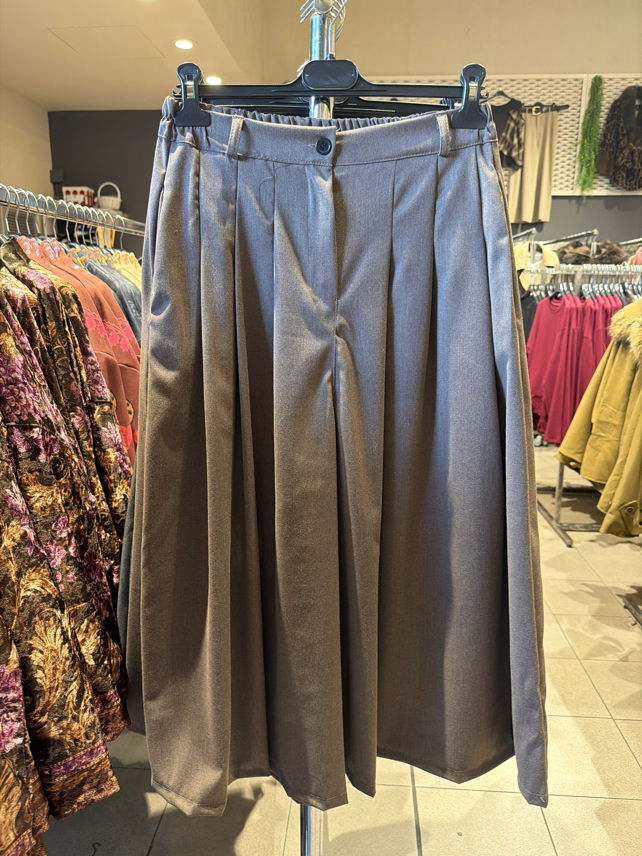 Wide Pleated Trousers