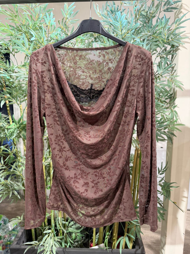 Fitted Lace-Trim Top