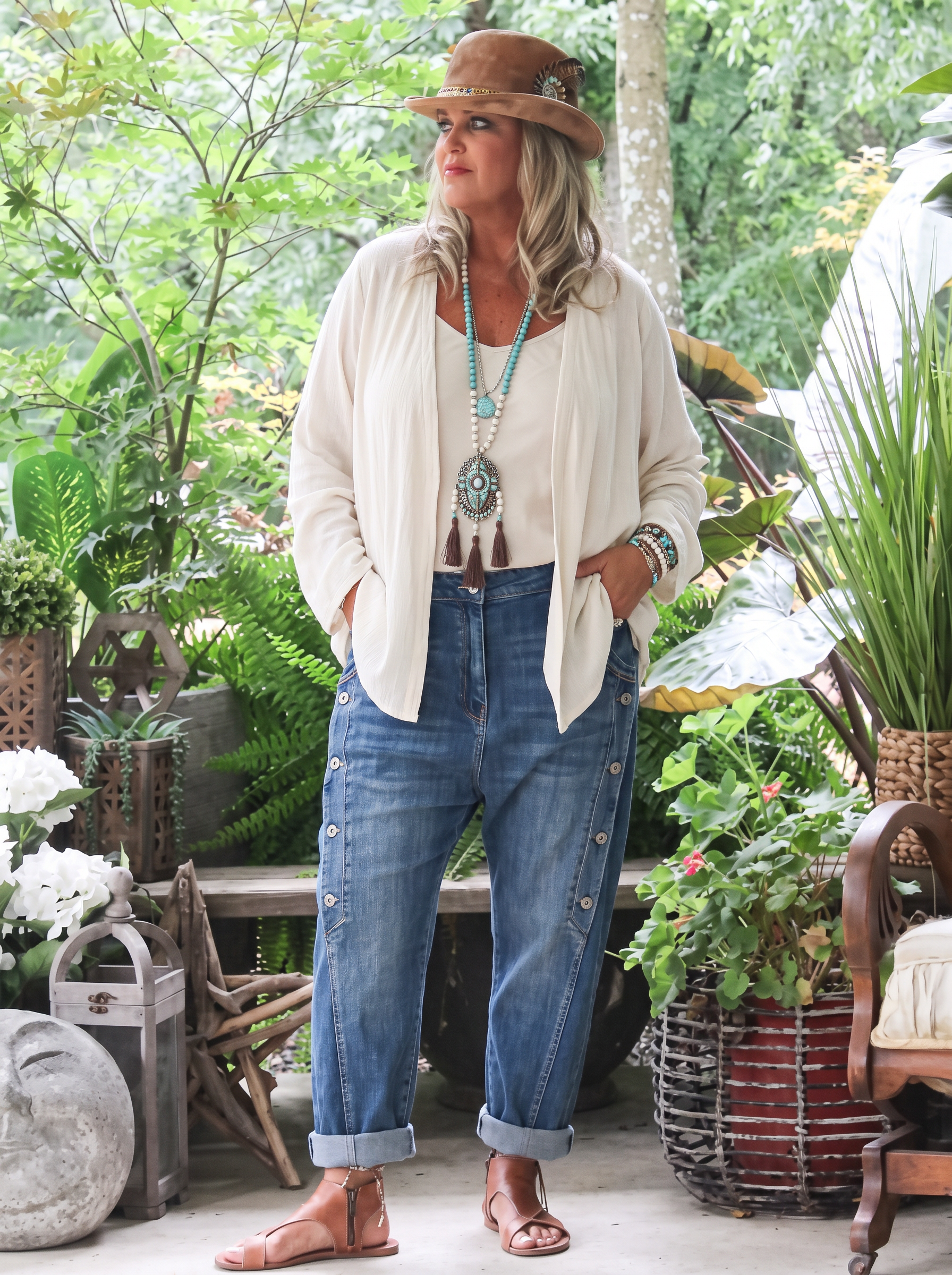 Relaxed Elastic-Waist Jeans