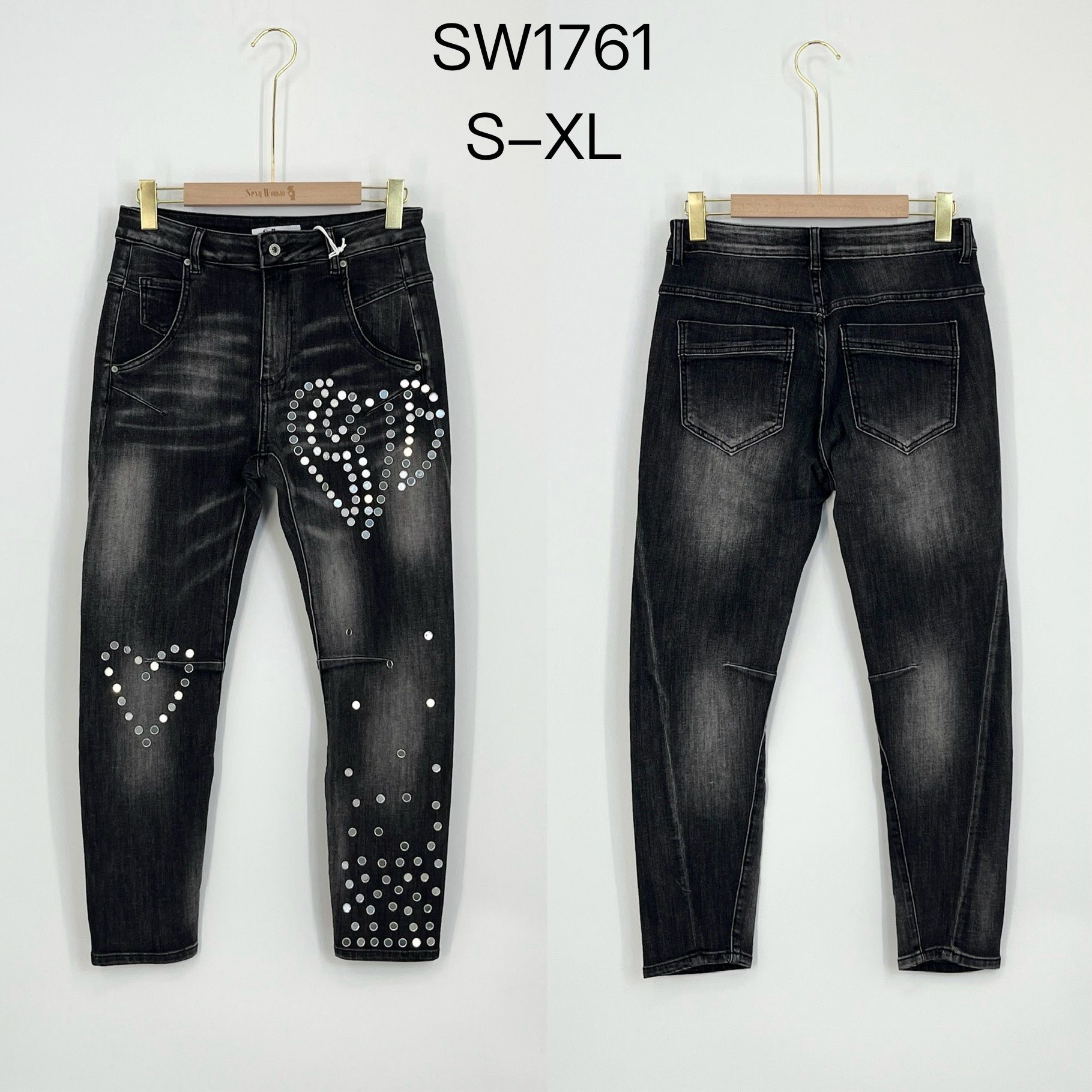 Ankle-Skimming Skinny Jeans
