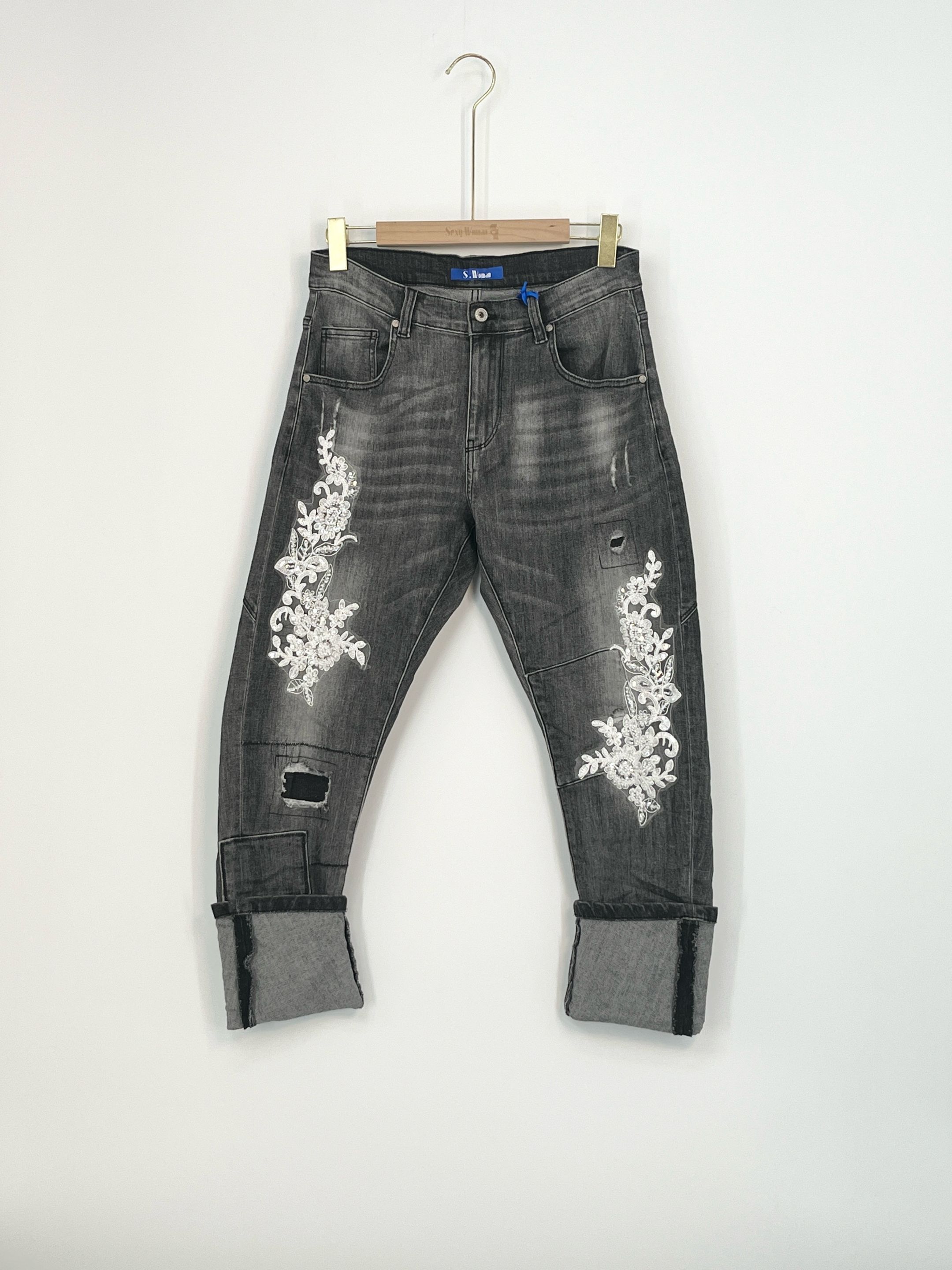 Straight Jeans with Embroidery