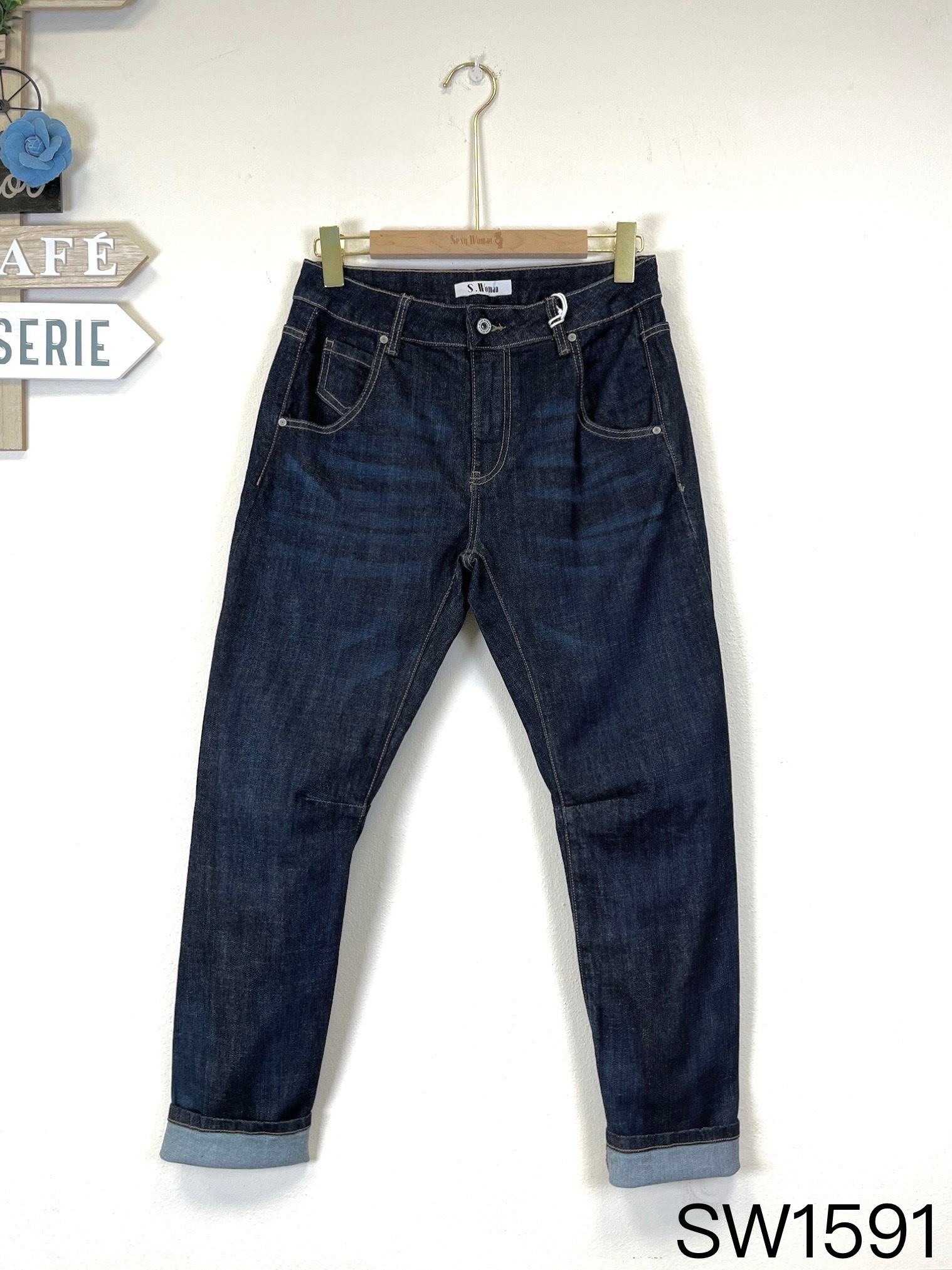 Straight Ankle Jeans
