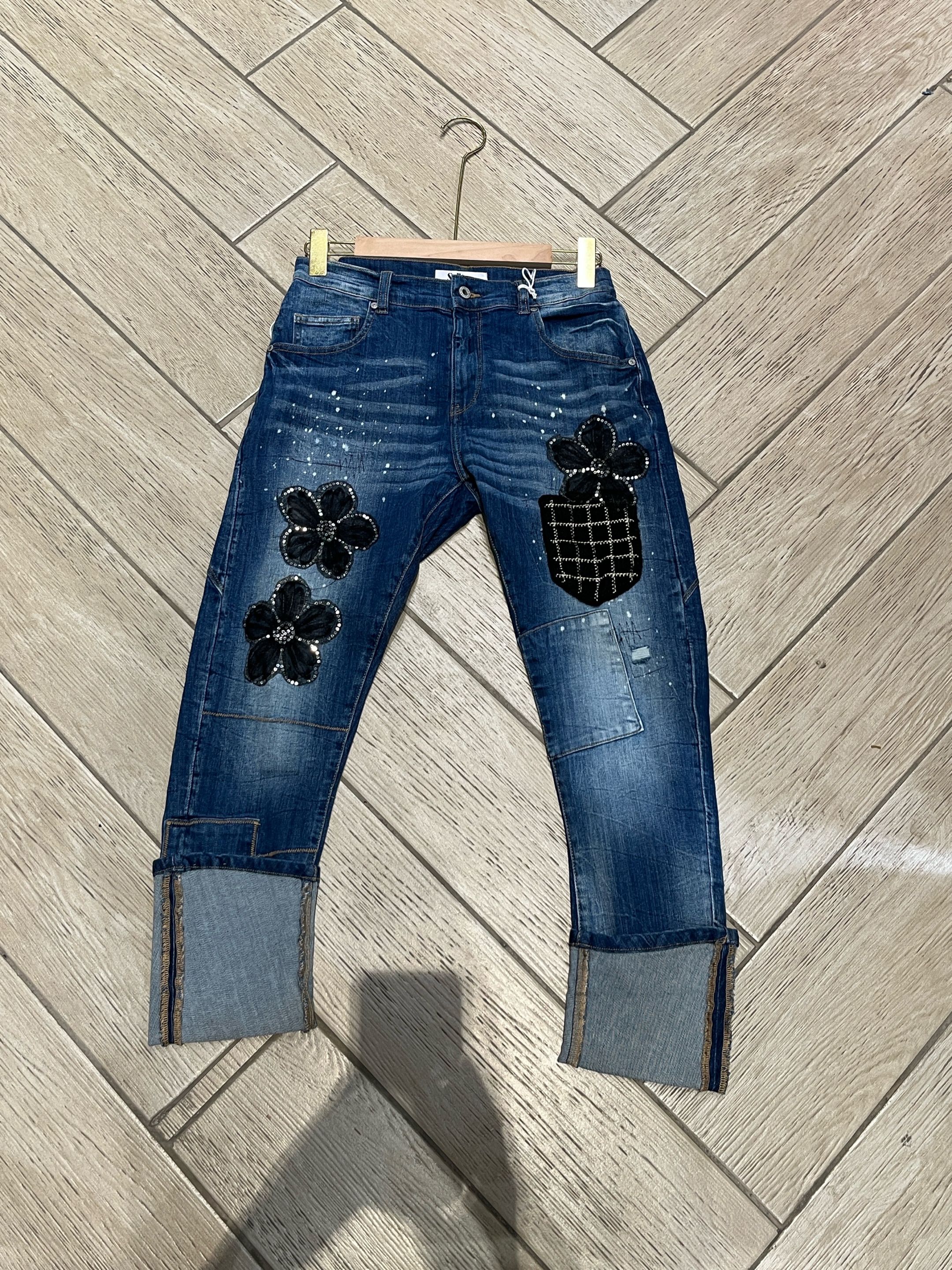 Straight Jeans with Embroidery