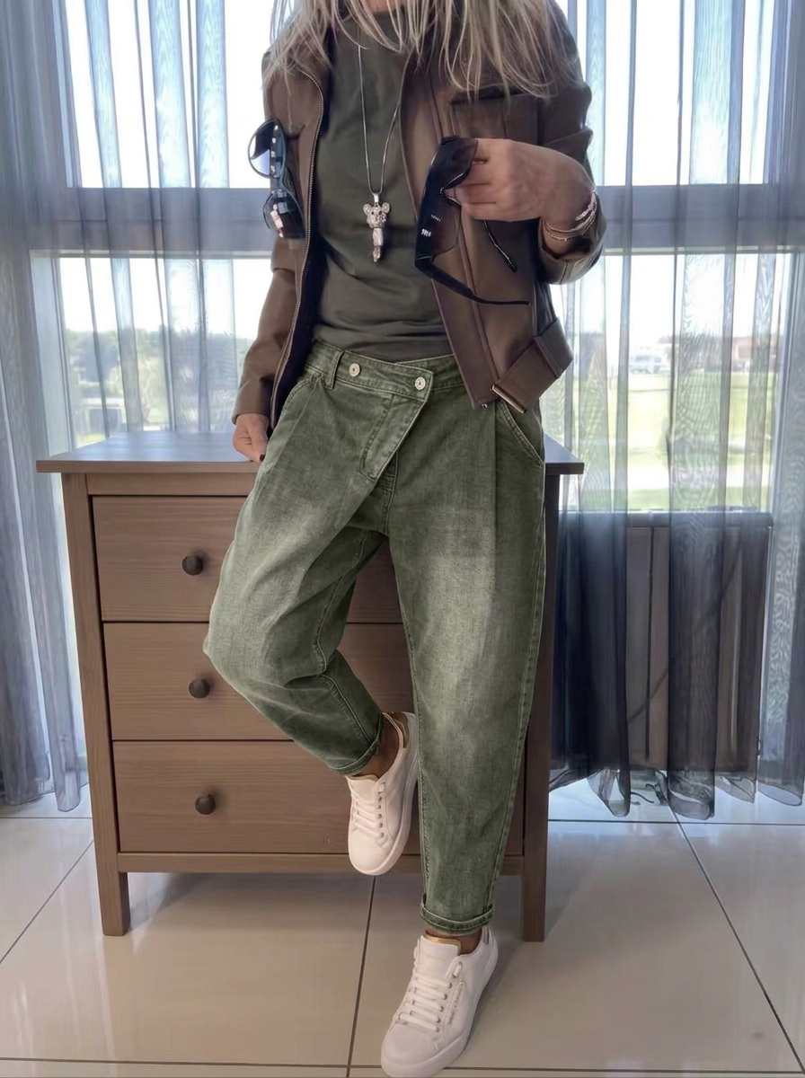 Relaxed Straight Trousers