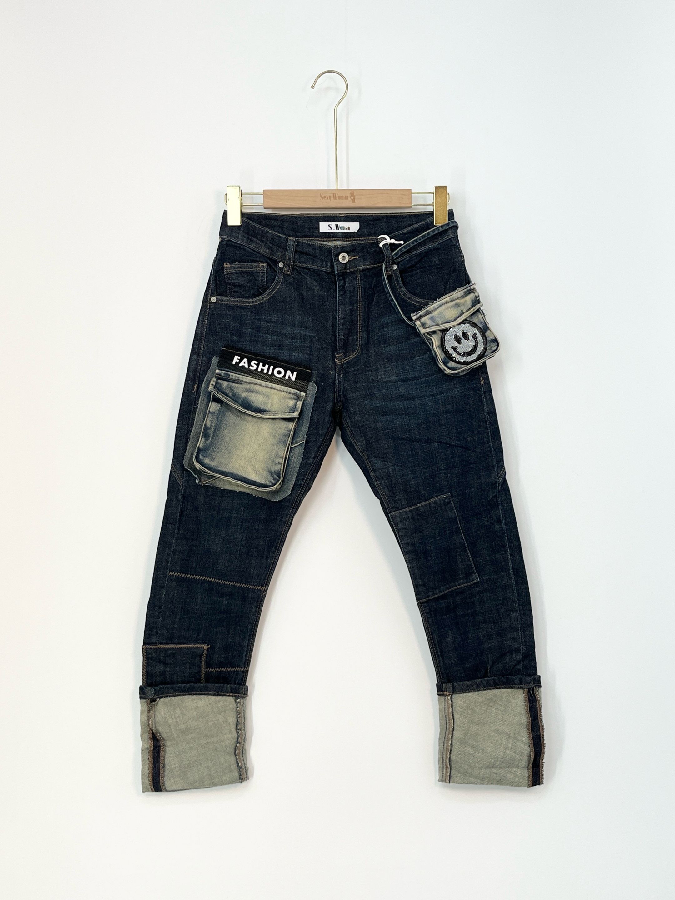 Cargo trousers with appliqué