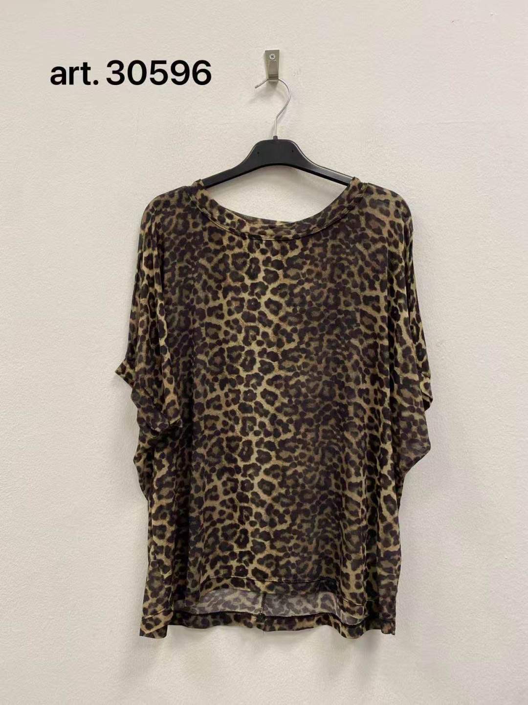 Loose Leopard-Print Tee