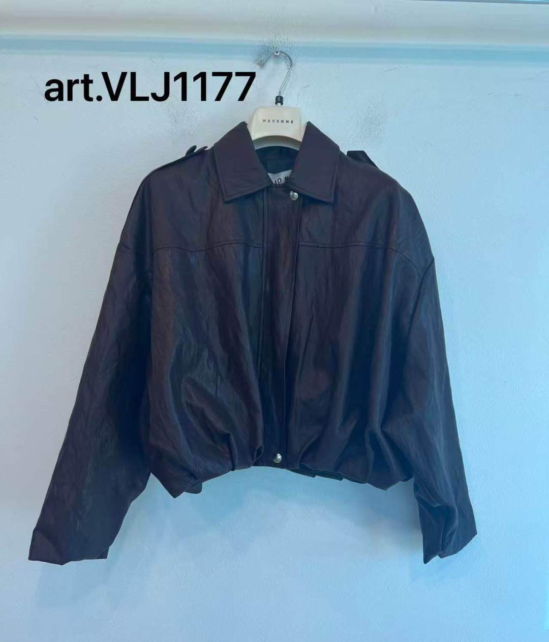 Cropped Jacket with Collar
