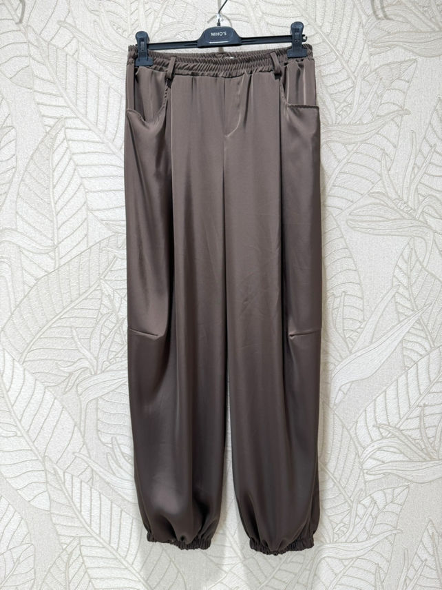 Relaxed Ankle-Length Trousers