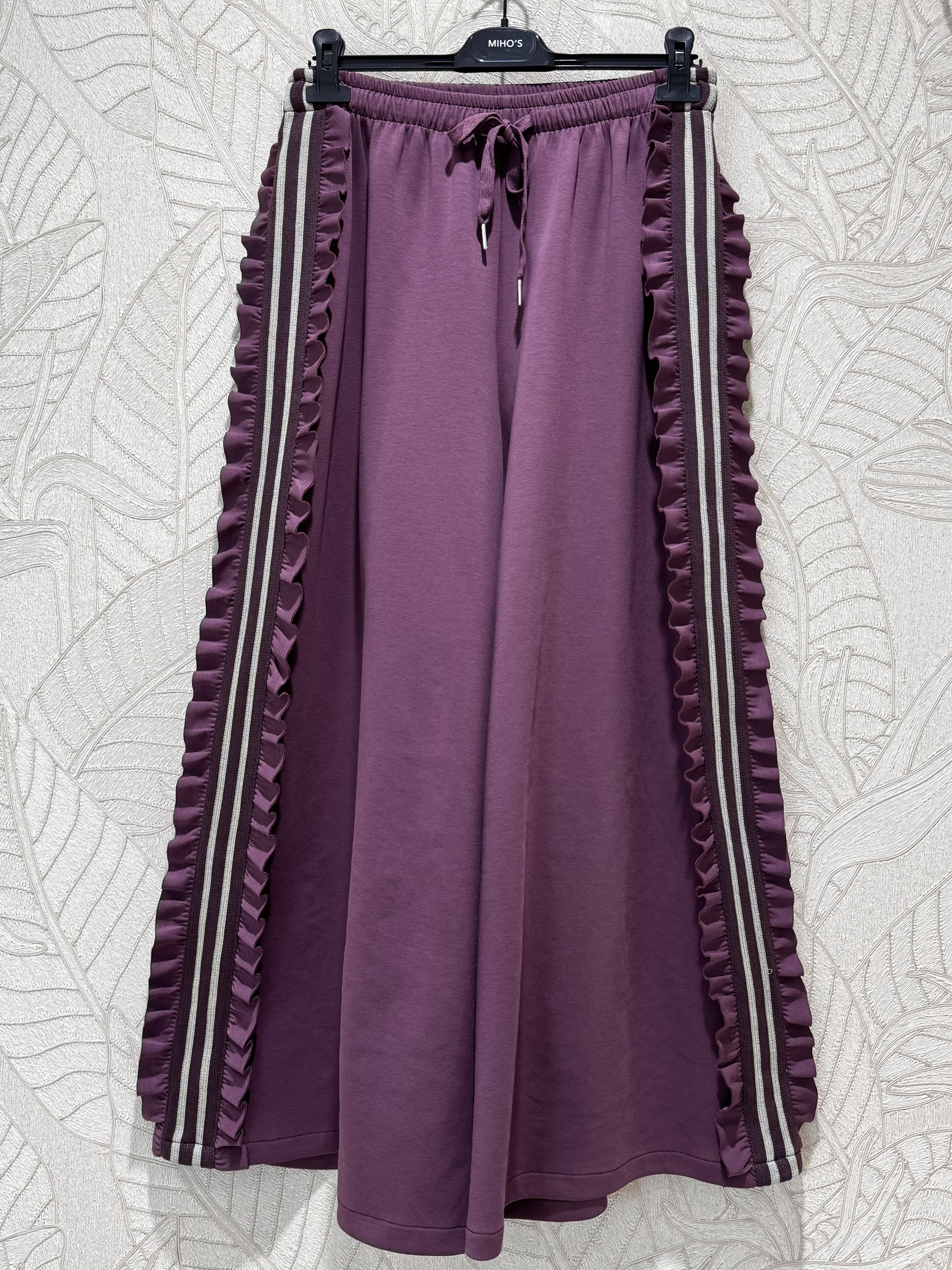 Wide-Leg Relaxed Trousers with Side Tape