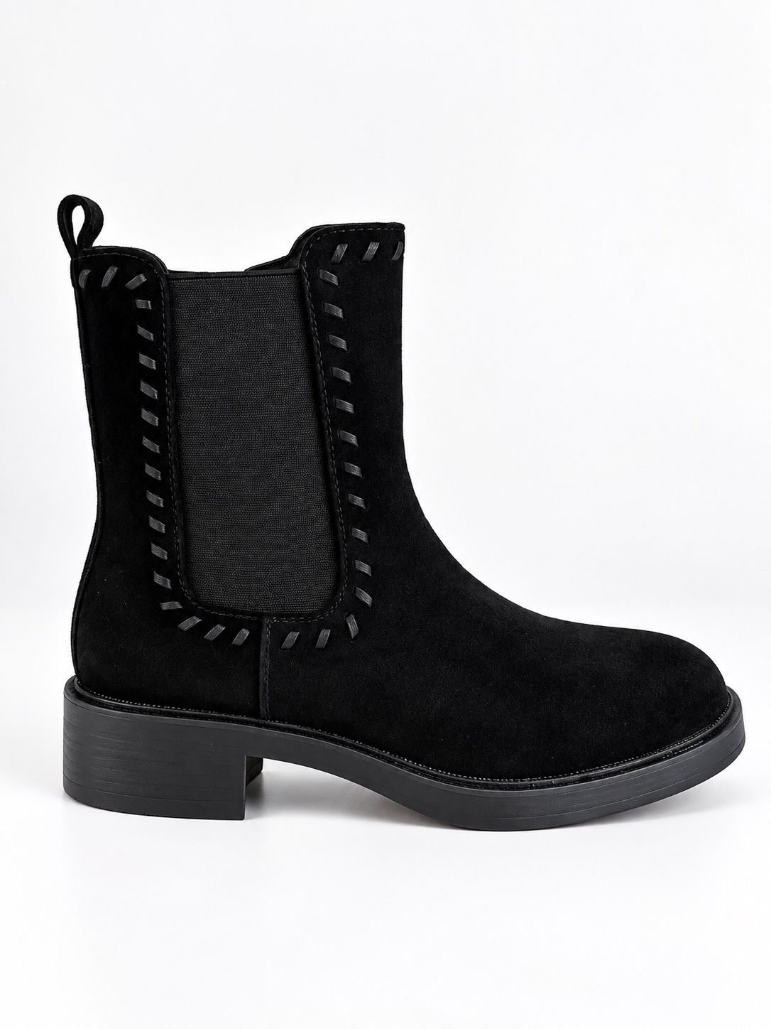 Matte Chelsea Boots