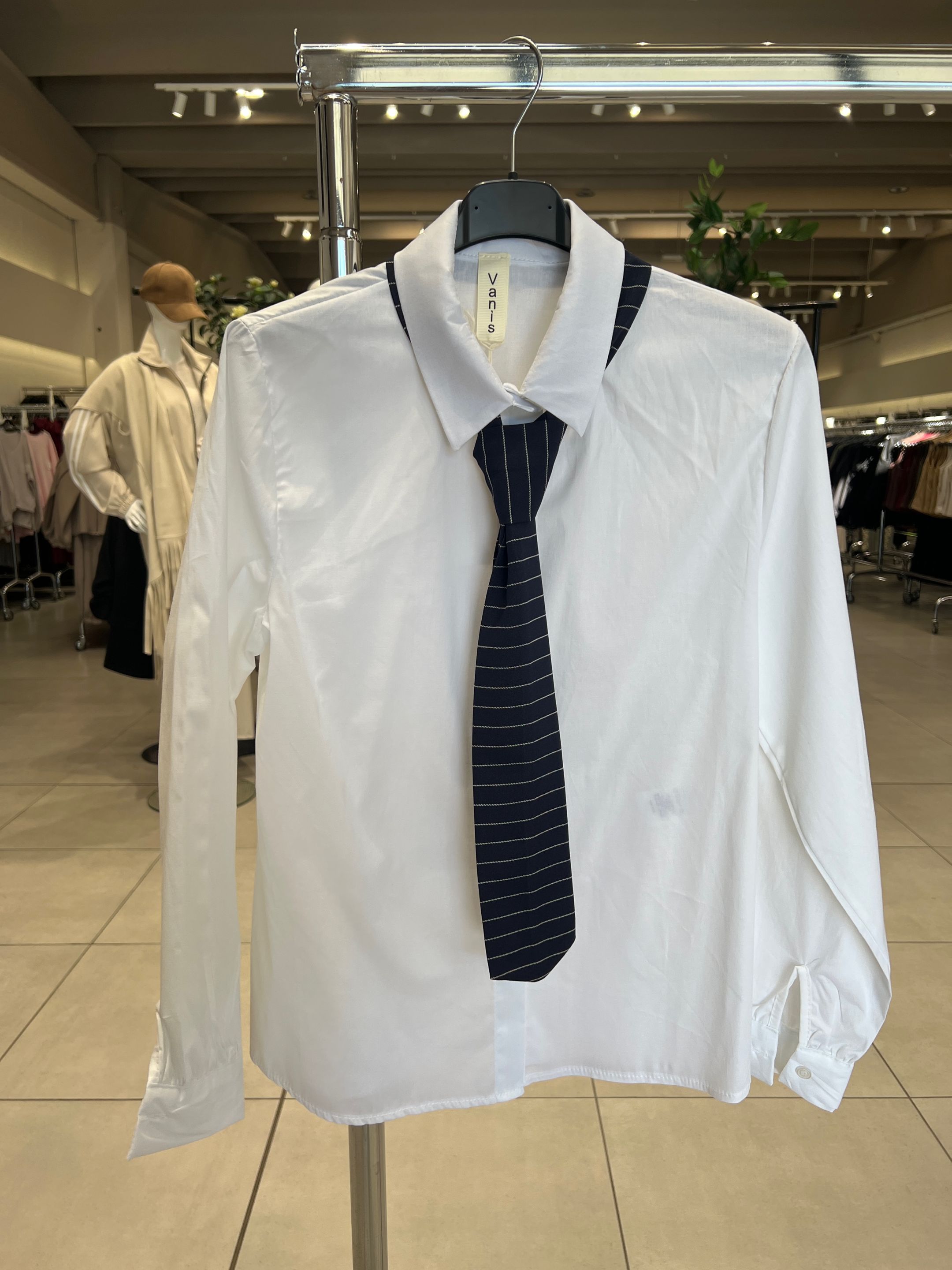 Straight-Cut Shirt with Collar