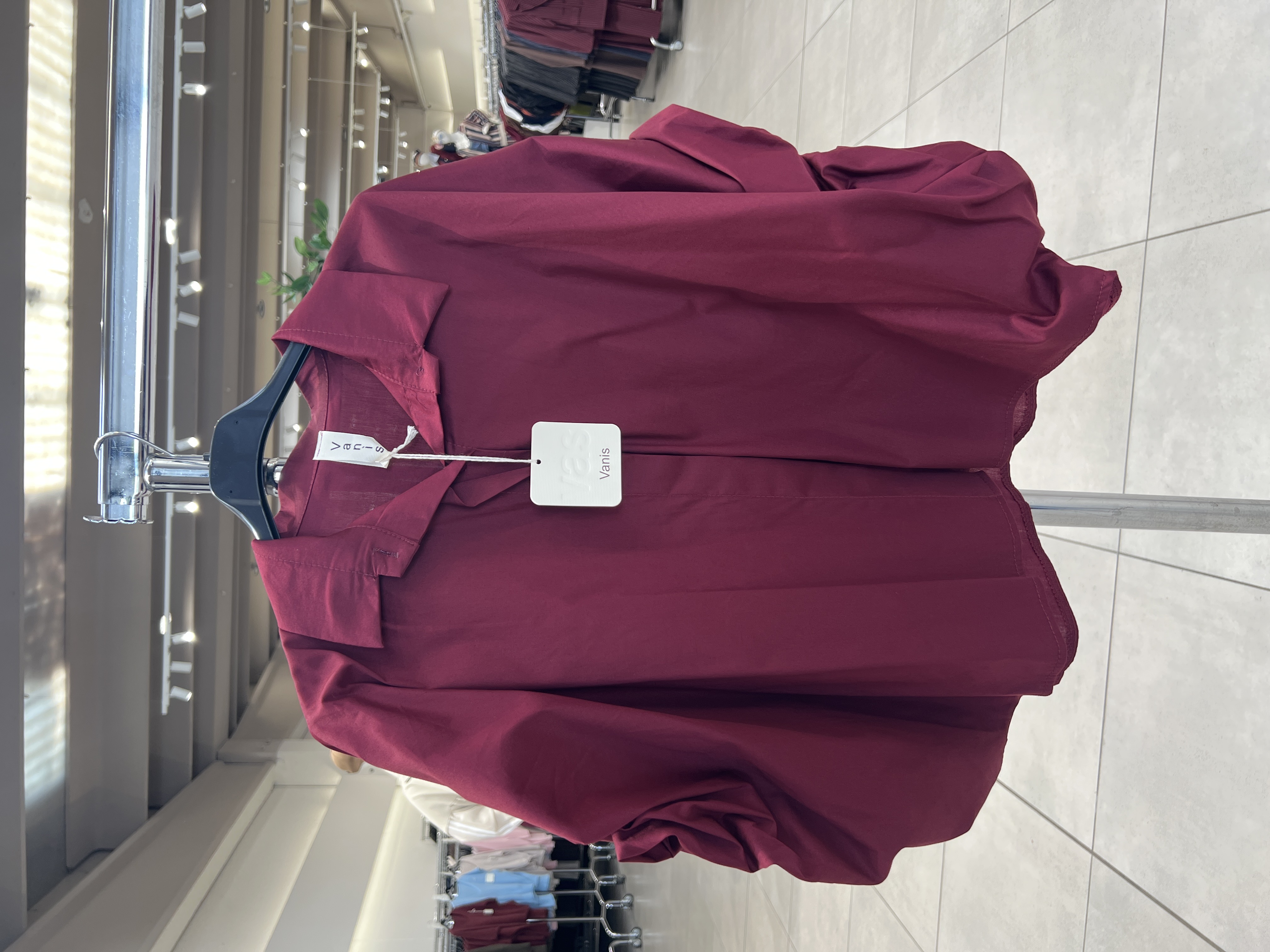 Relaxed Shirt with Classic Collar