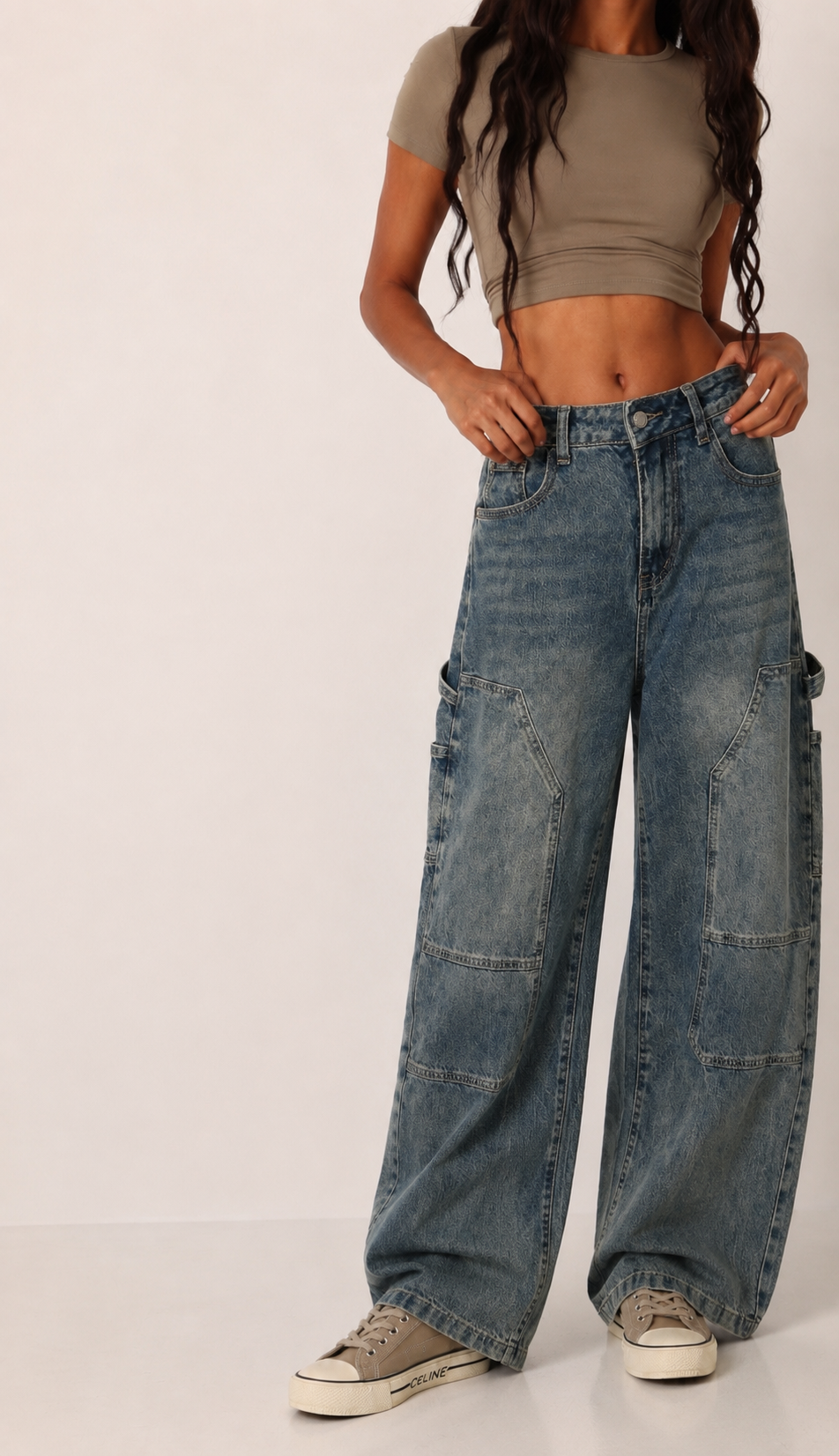 Wide‑Leg Cargo Jeans