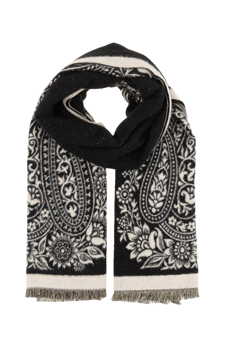 Oversized Scarf with Fringed Paisley Motif