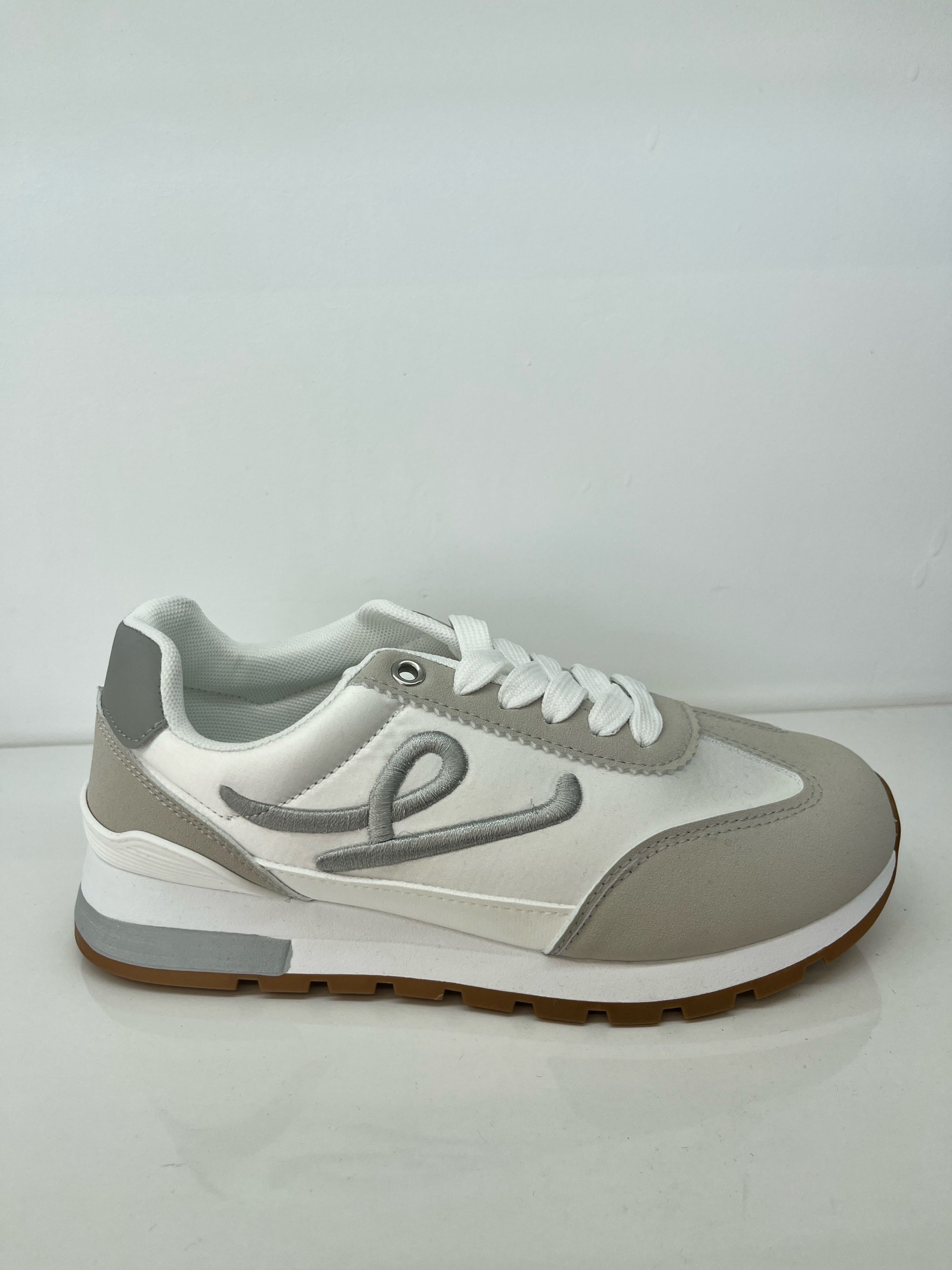 Casual Sneakers with Serrated Sole