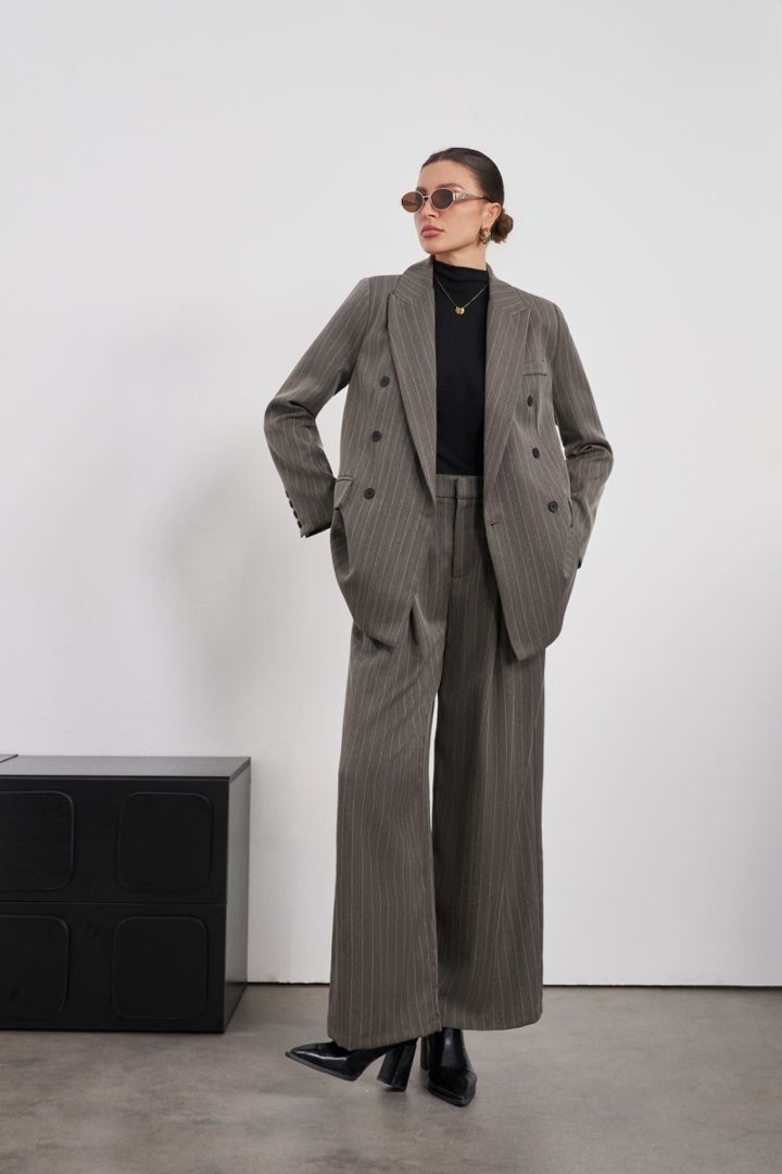 Wide Pleated Trousers
