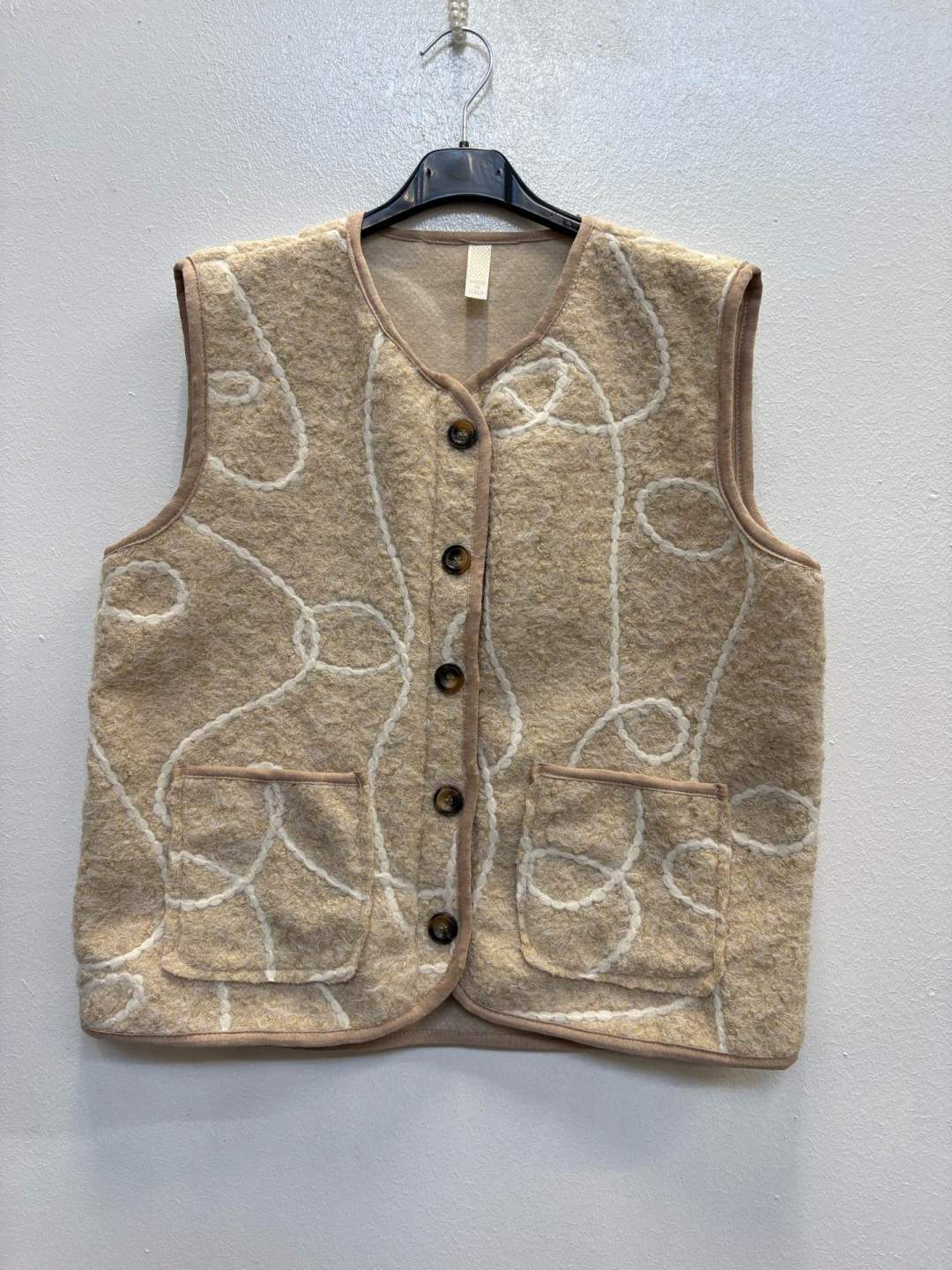 Straight Vest with Pattern