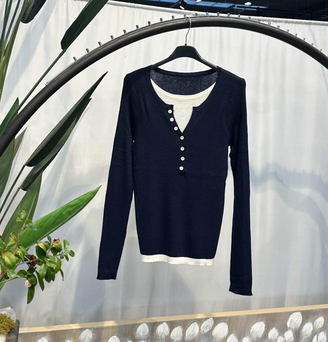 Fitted V‑Neck Sweater