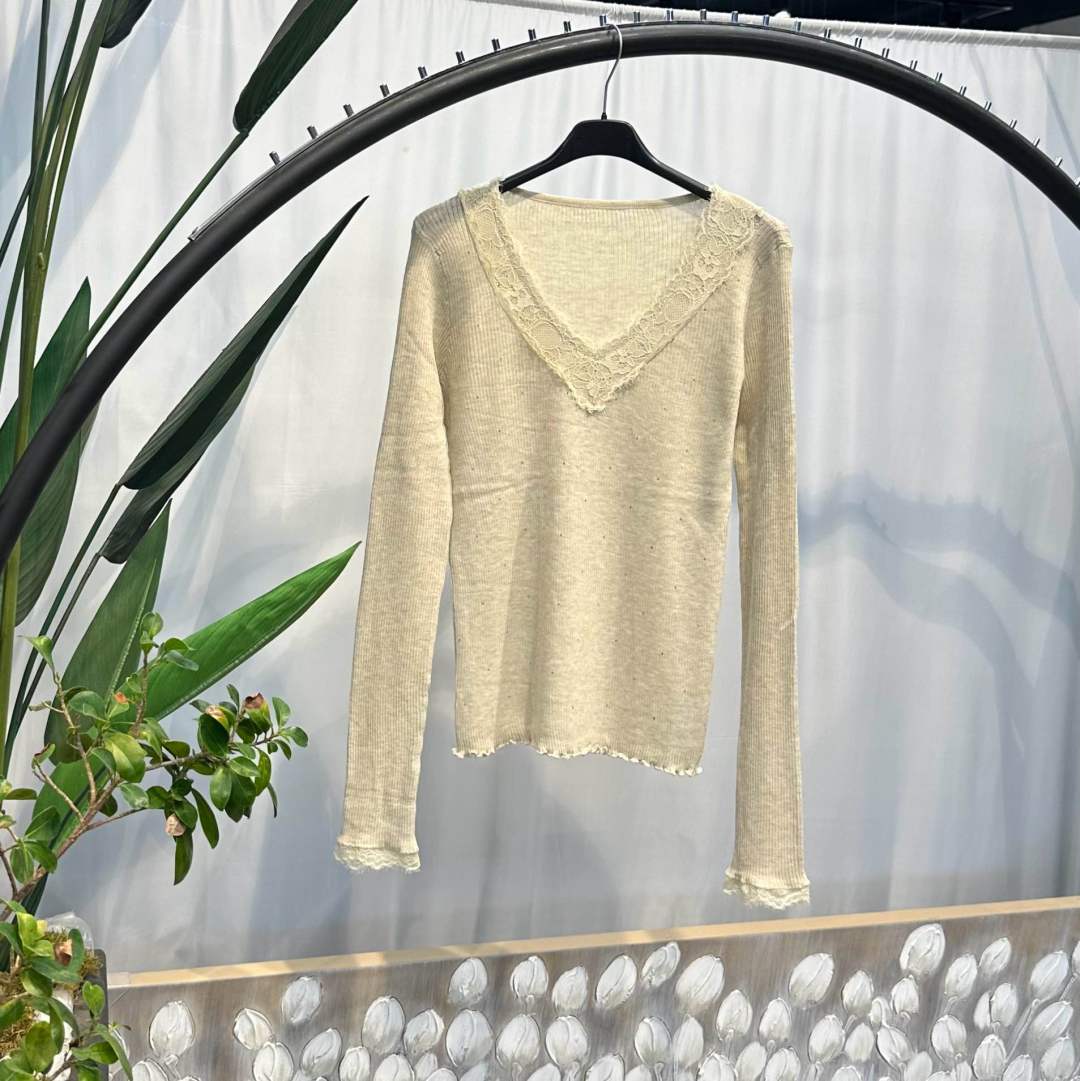 Fitted Sweater with Lace