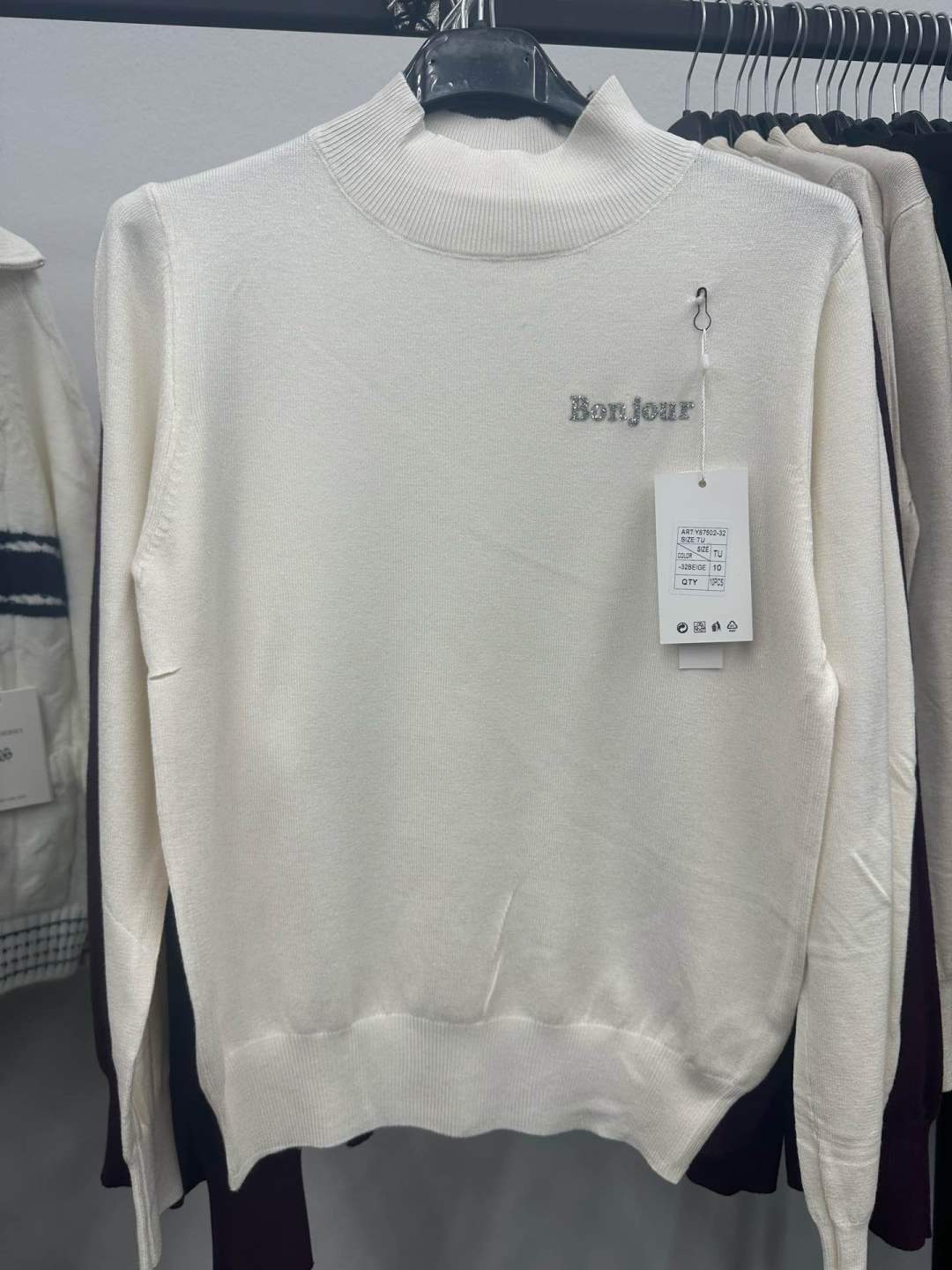 Half-Turtleneck Sweater with Embroidery