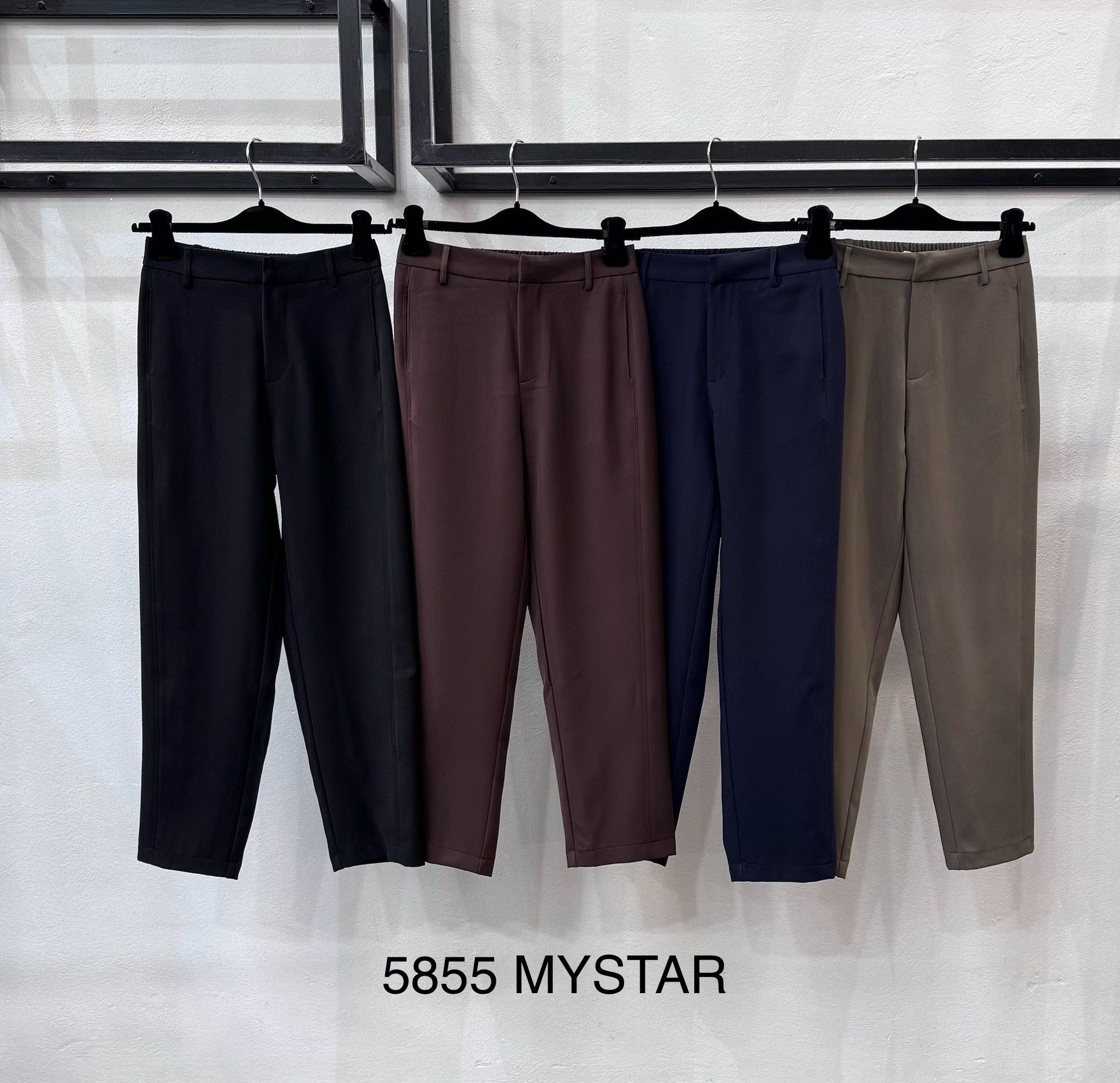 Straight 7/8 Trousers with Pockets