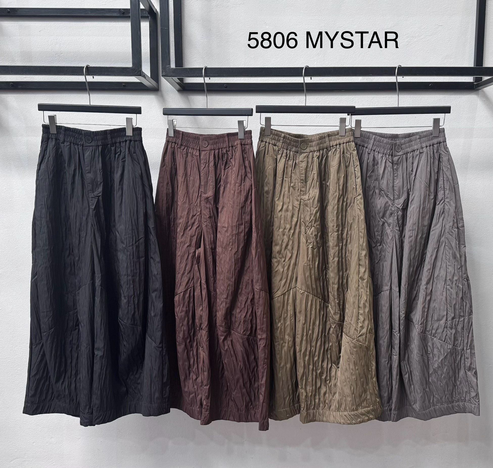 Relaxed Pleated Culotte Trousers