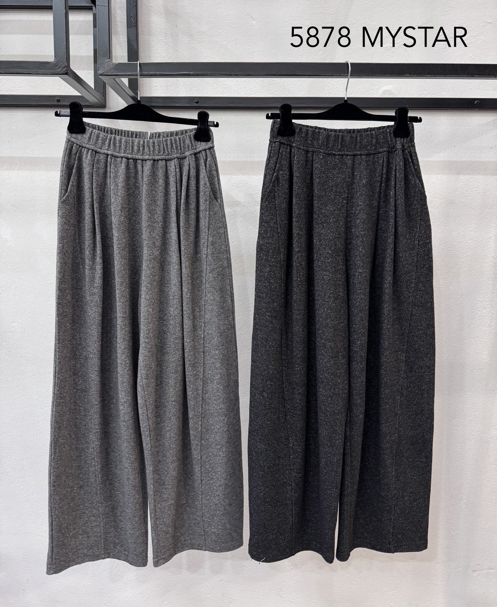 Wide-Leg Pleated Trousers