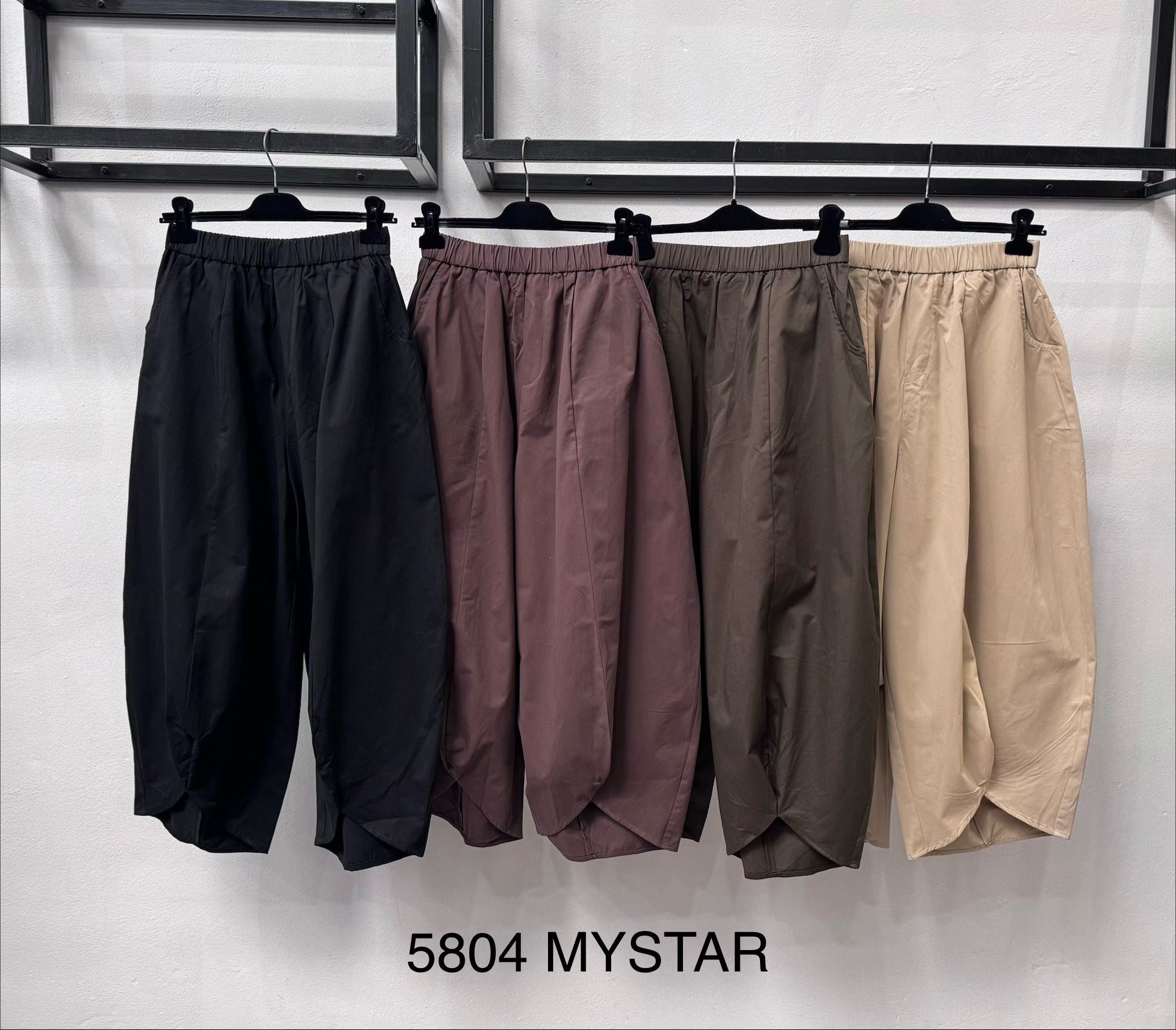 Relaxed Ankle-Length Trousers